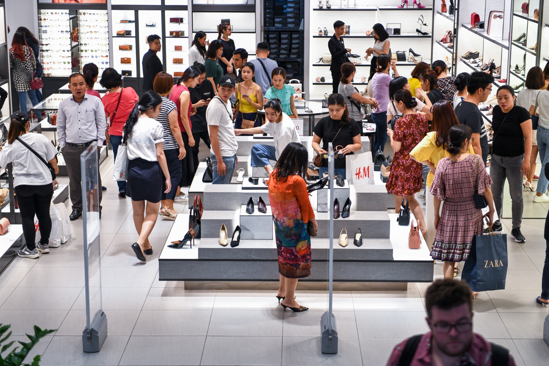 mua sắm ngày Black Friday ảnh 7 mua sam ngay Black Friday anh 7