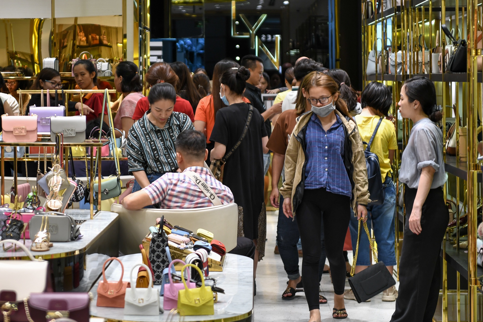 mua sắm ngày Black Friday ảnh 8 mua sam ngay Black Friday anh 8