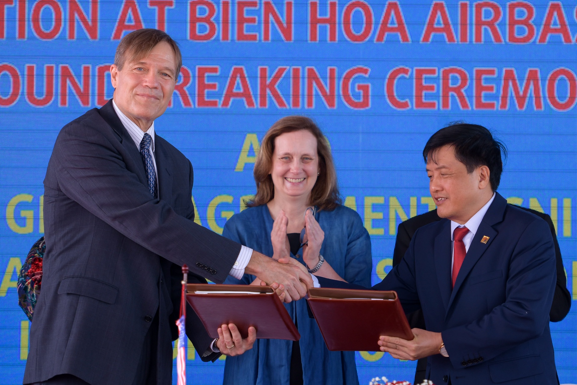 xu ly dioxin san bay Bien Hoa anh 7