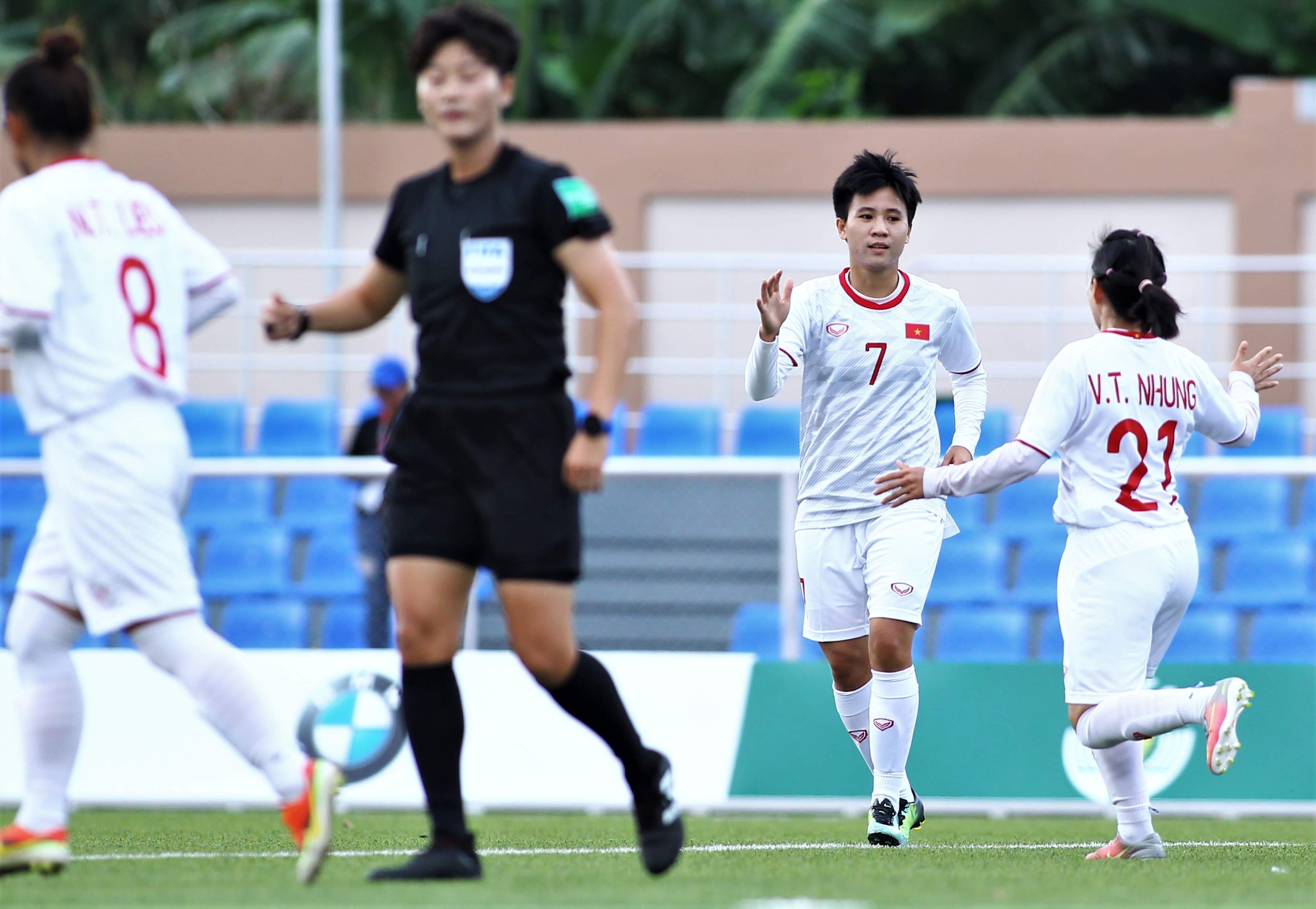 doi tuyen bong da nu Viet Nam vao chung ket anh 22