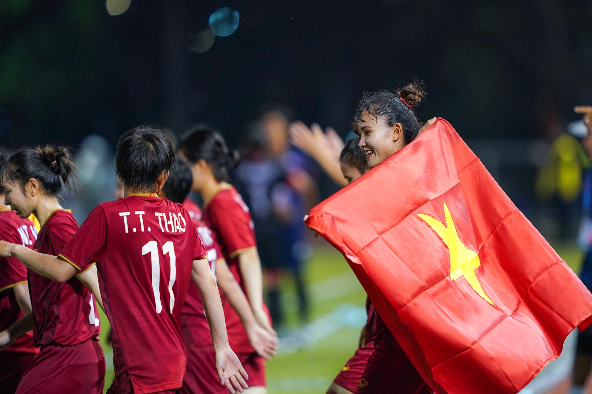doi tuyen bong da nu Viet Nam vao chung ket anh 40