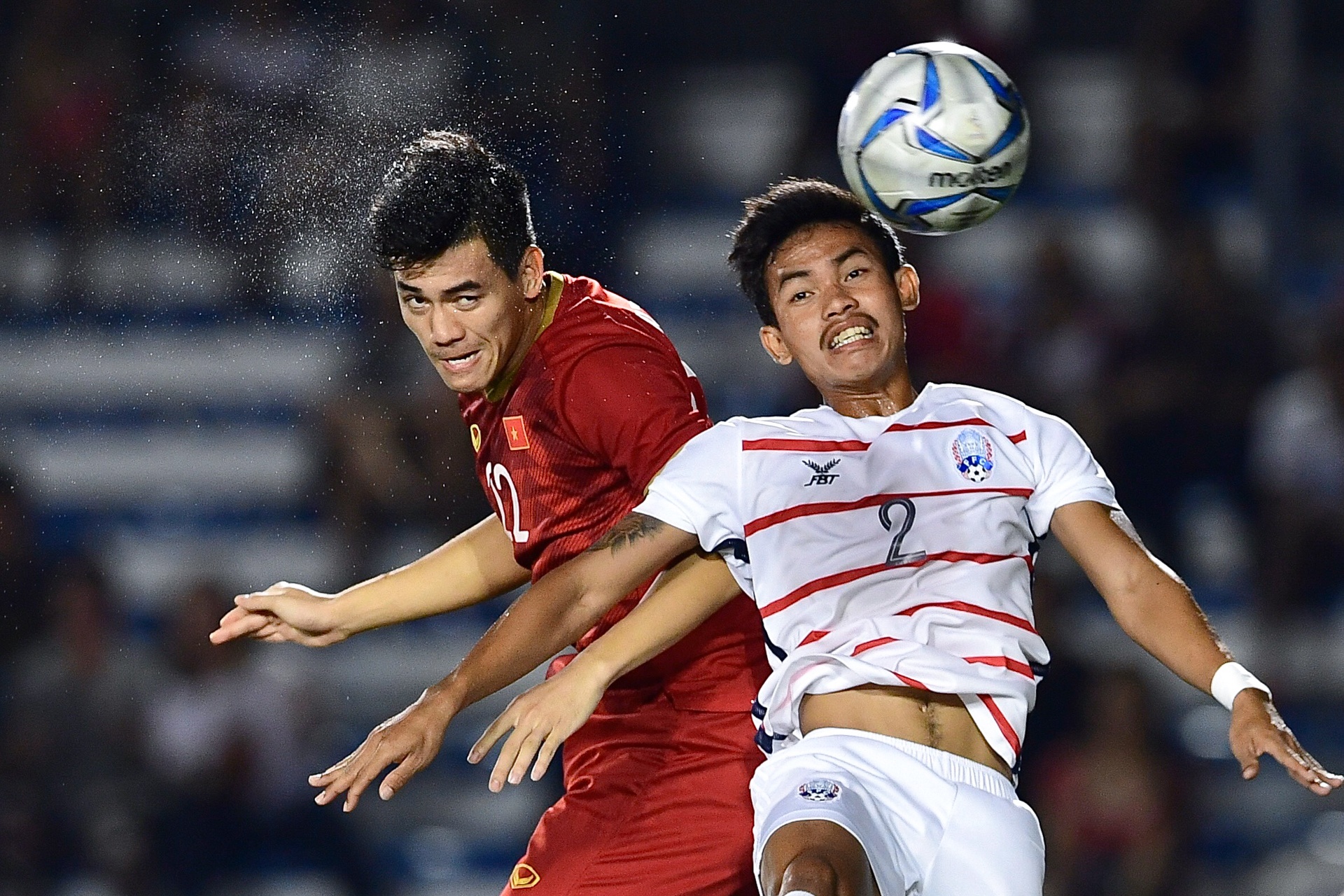 Ha Campuchia,  Viet Nam vao chung ket SEA Games 30 anh 1