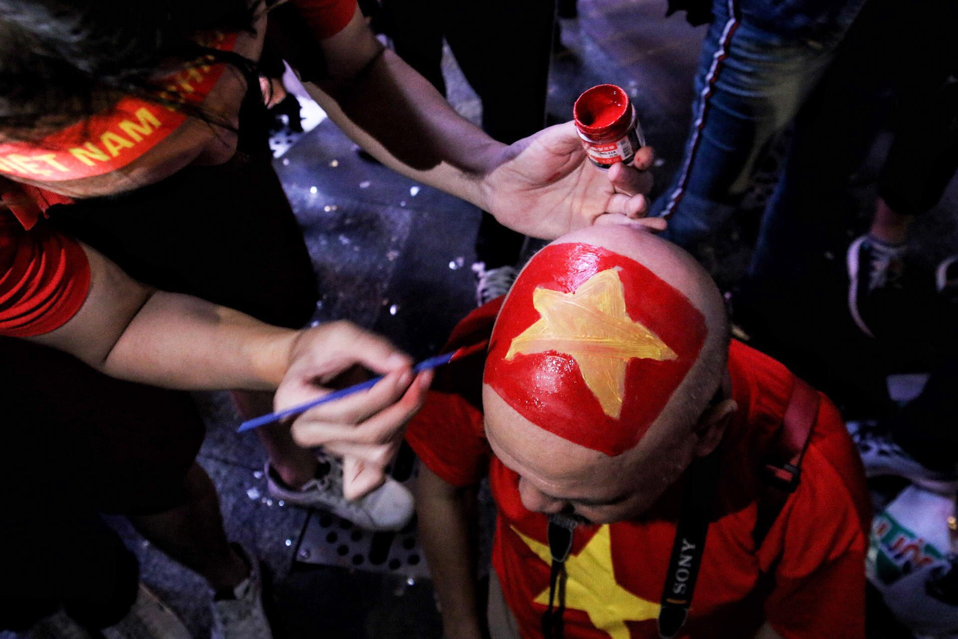 Nguoi Sai Gon xem chung ket bong da o pho di bo anh 8