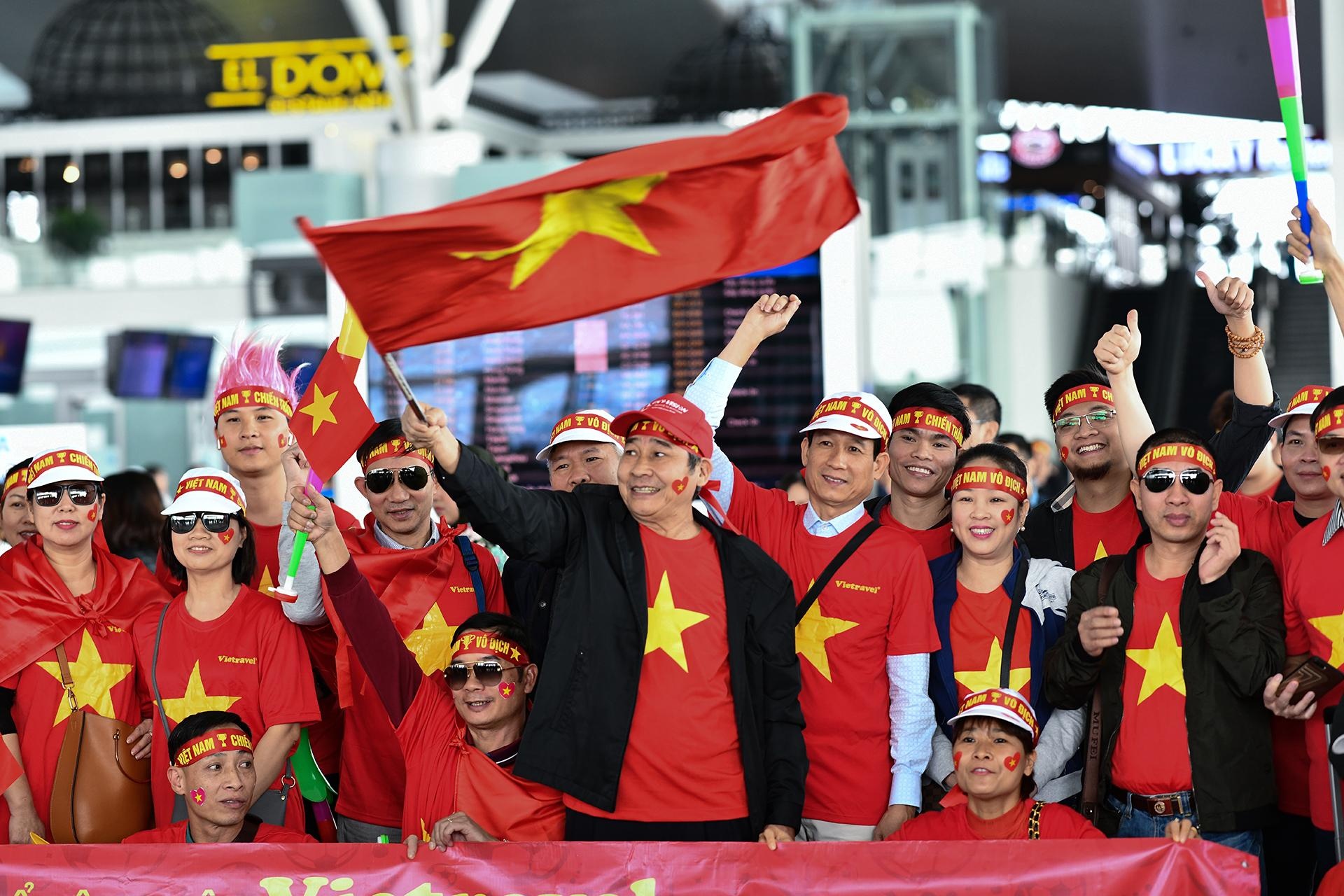 Hang tram CDV sang Philippines co vu doi tuyen Viet Nam anh 2