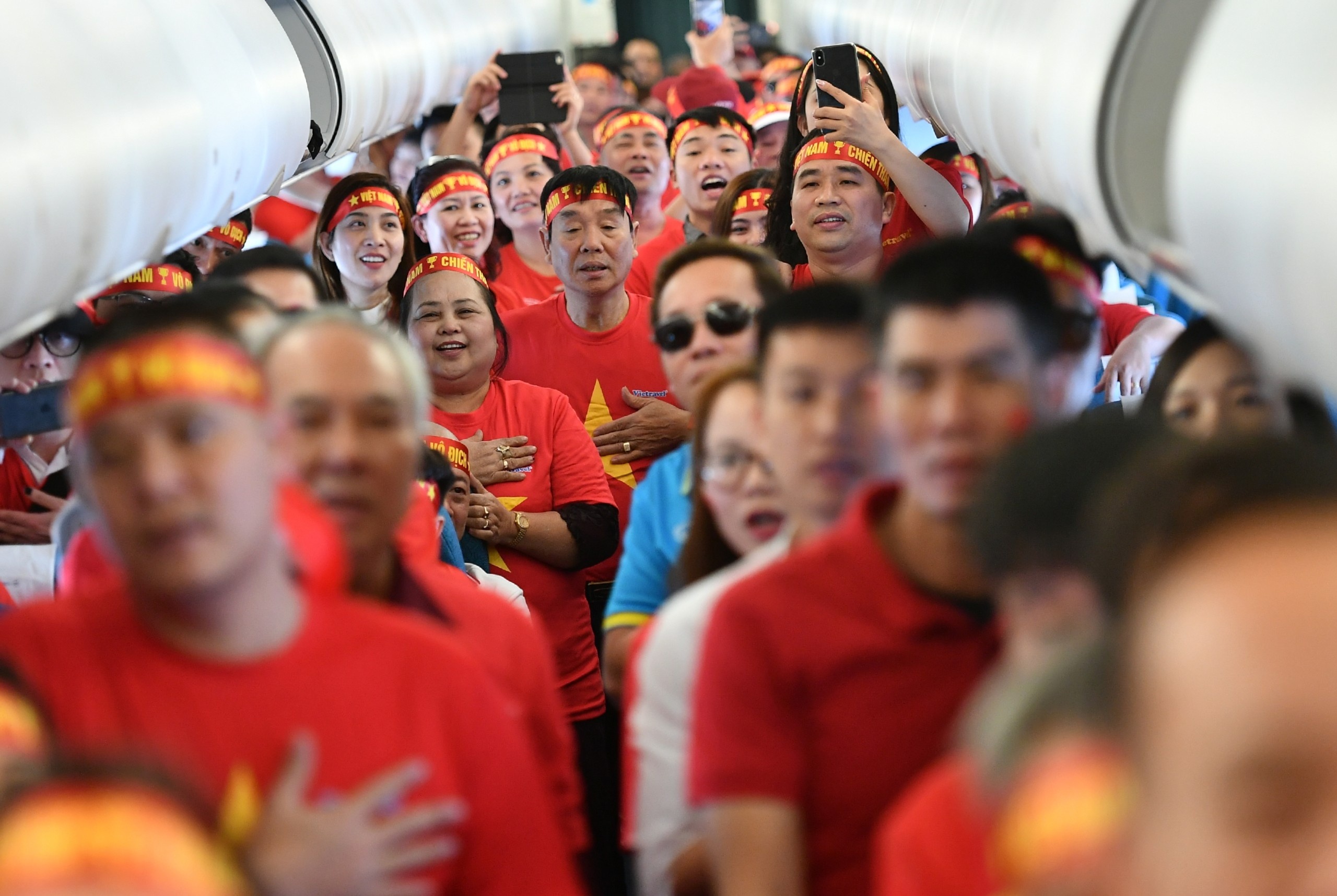 CDV sang Philippines co vu bong da anh 2