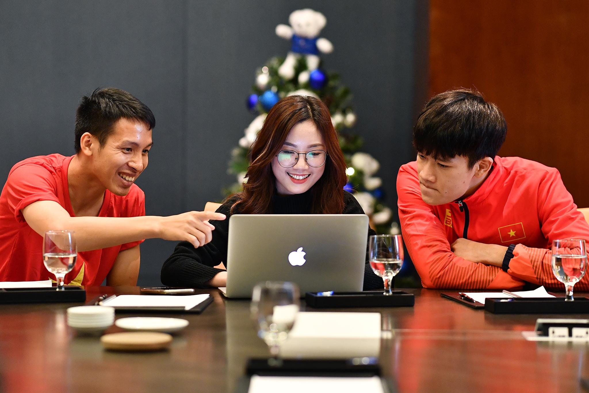 Hung Dung va Hoang Duc giao luu truc tuyen anh 3