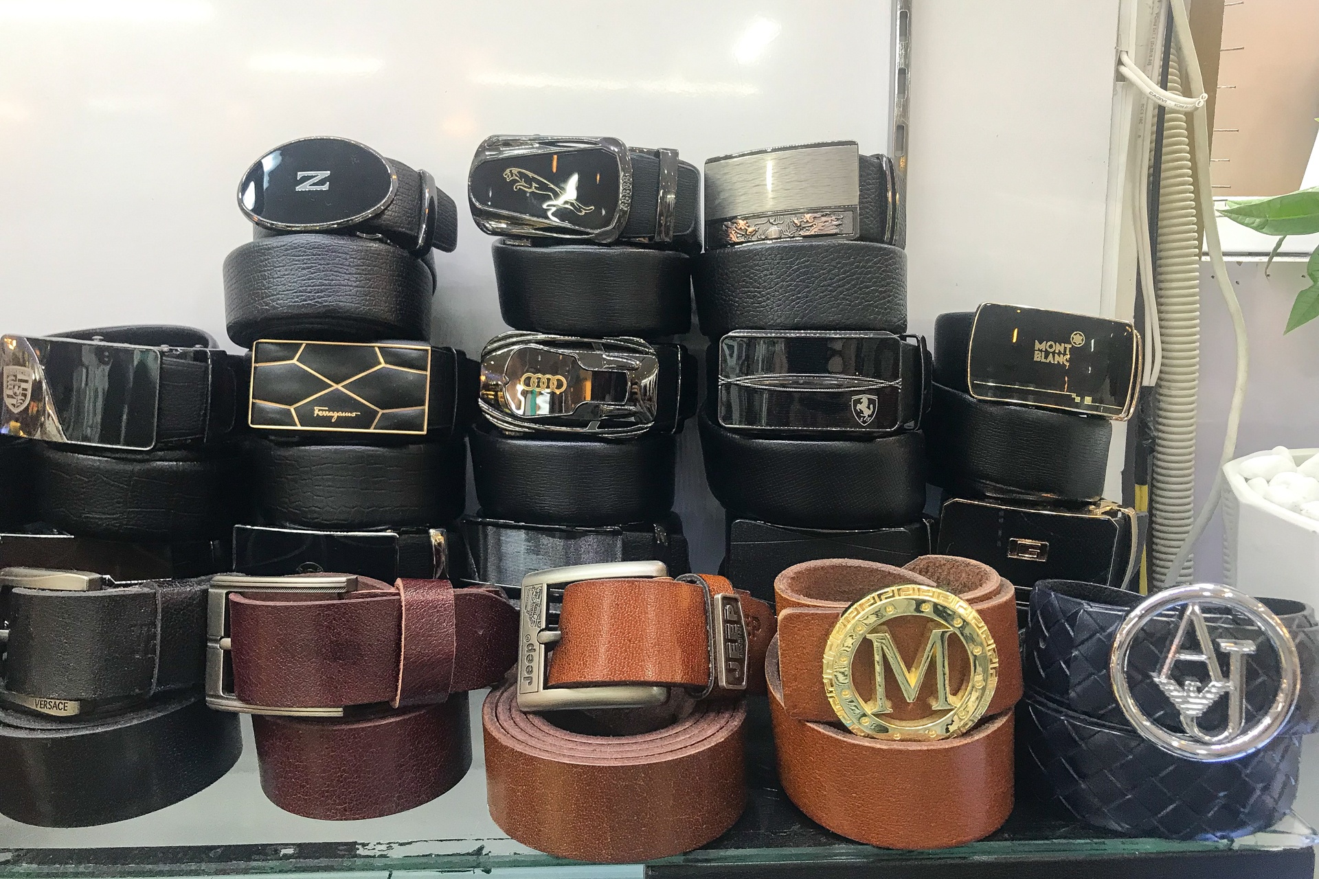 hàng nhái nhan nhản ở TP HCM ảnh 15 hang nhai nhan nhan o TP HCM anh 15