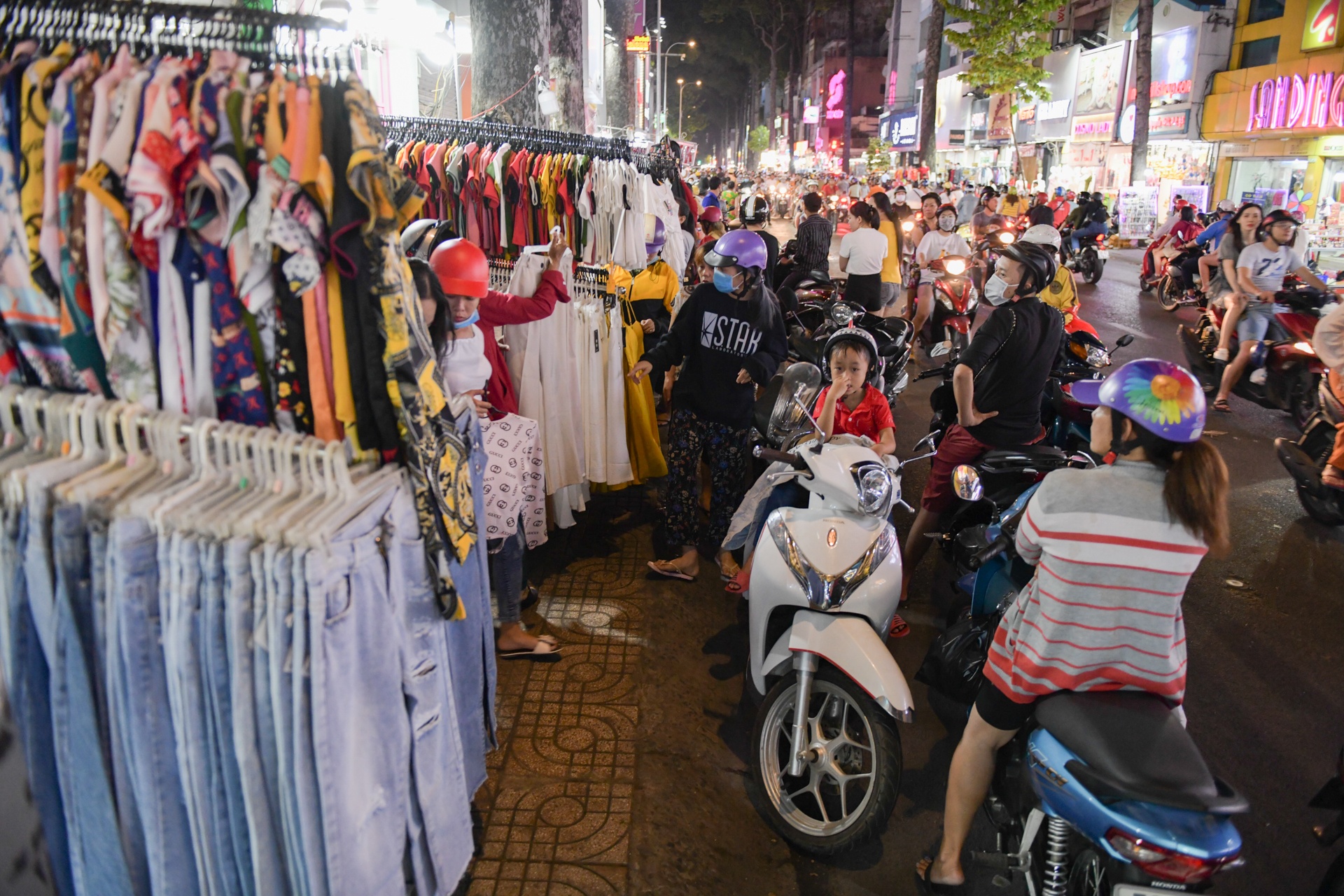 mua sam ngay Tet o Sai Gon anh 1