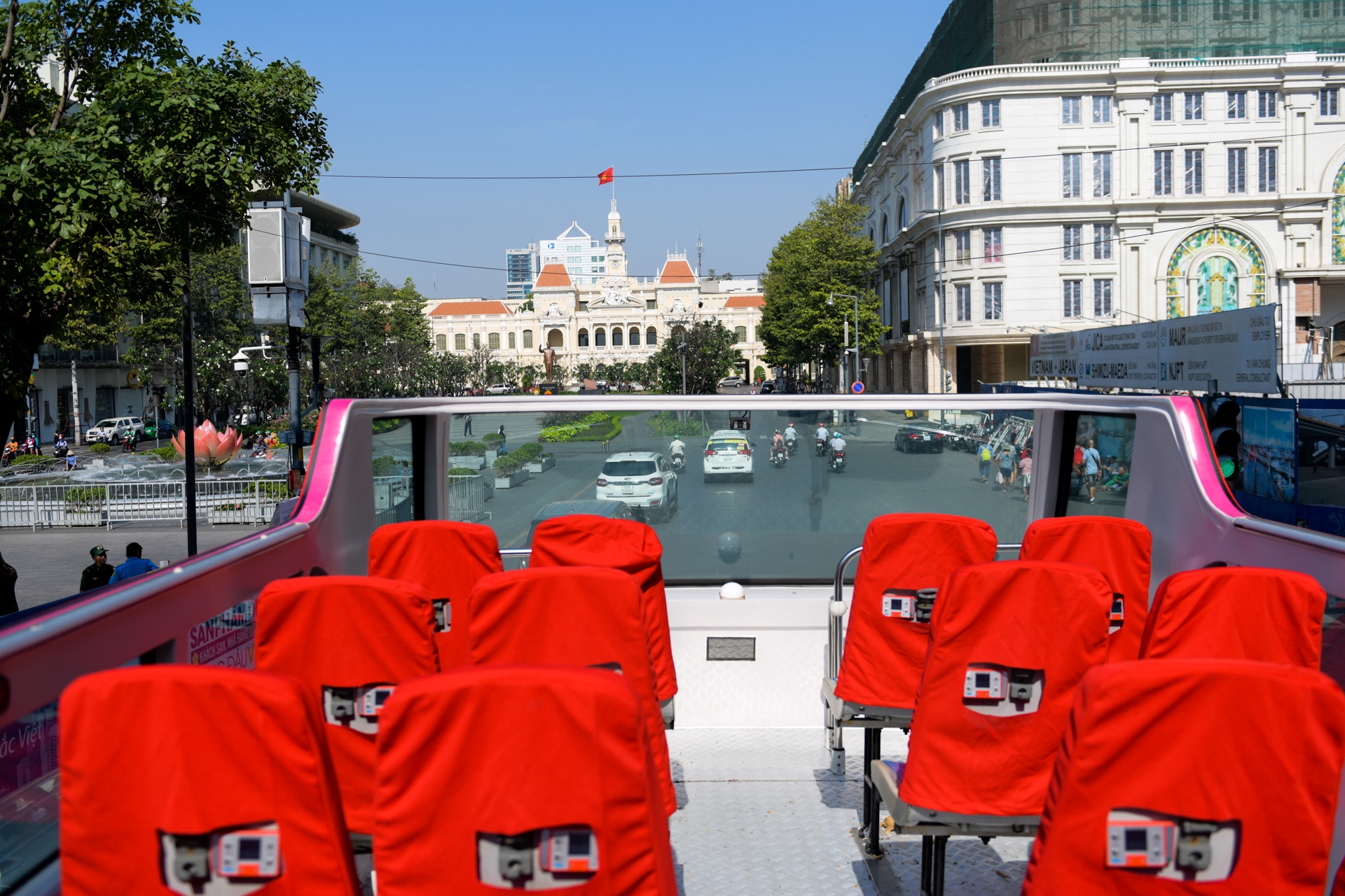 xe buýt 2 tầng mui trần ở TP HCM ảnh 5 xe buyt 2 tang mui tran o TP HCM anh 5