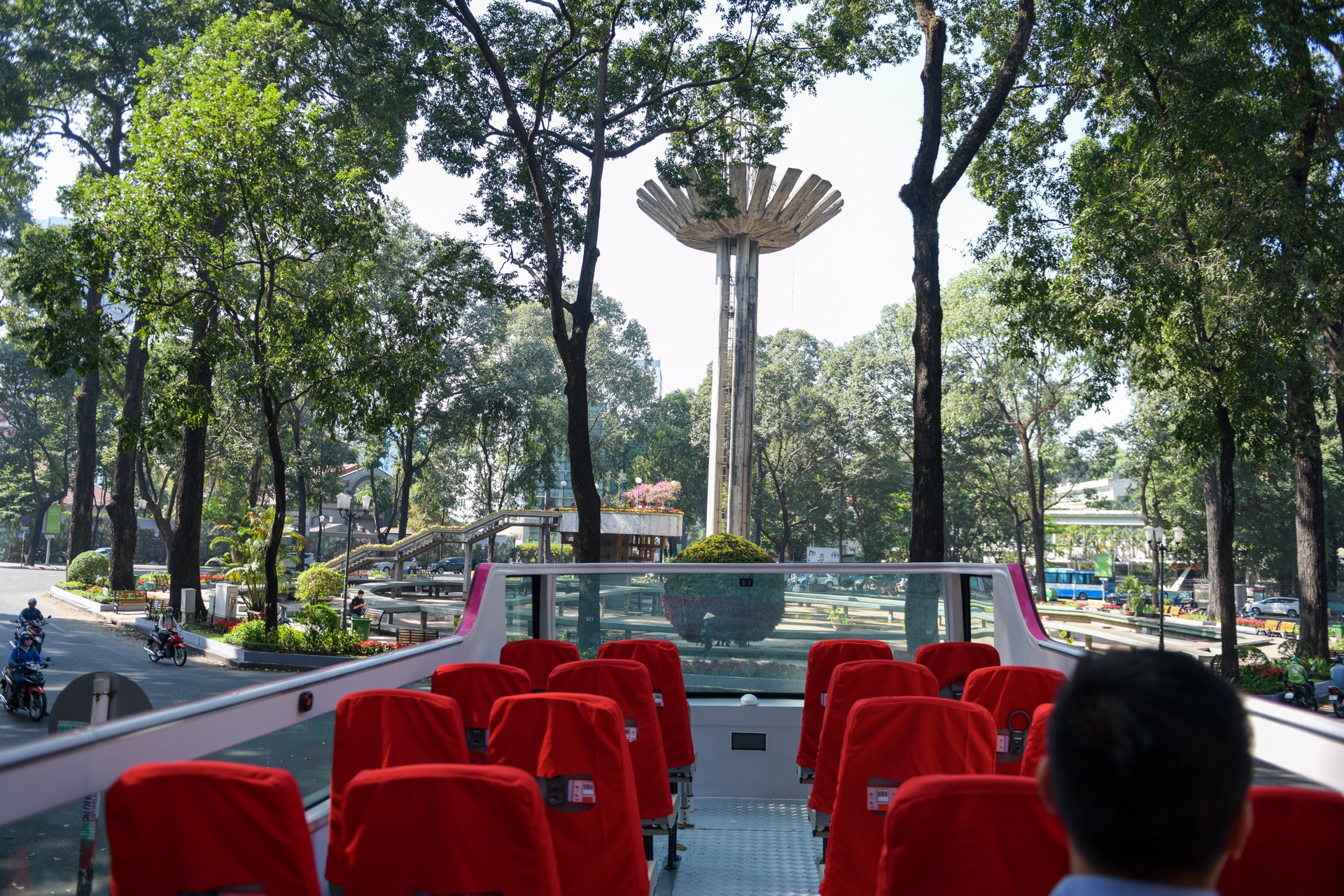 xe buýt 2 tầng mui trần ở TP HCM ảnh 8 xe buyt 2 tang mui tran o TP HCM anh 8