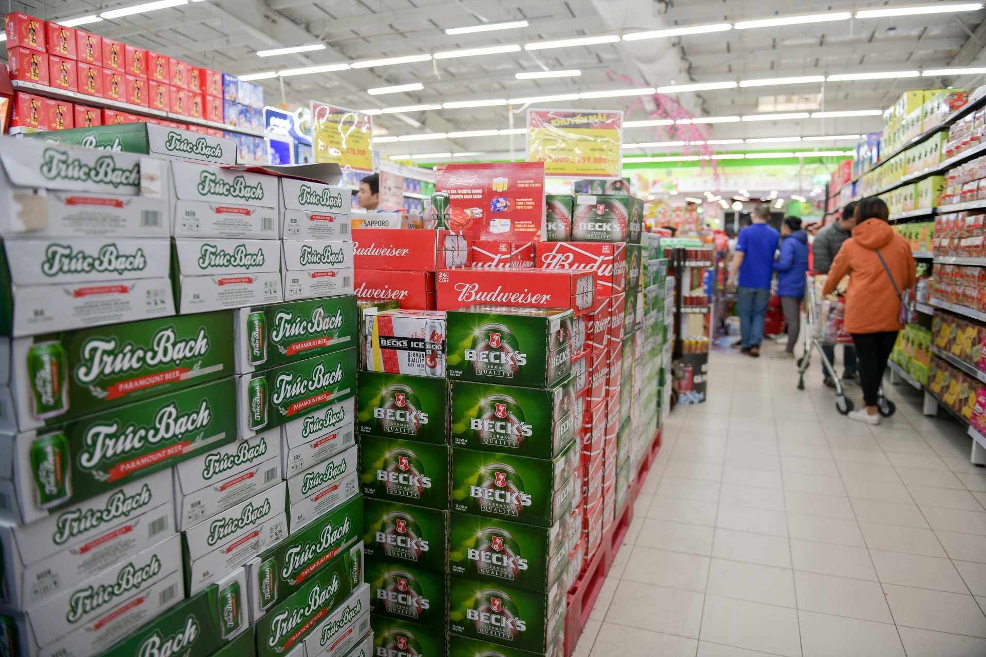 mua sam ngay tet nguyen dan anh 14