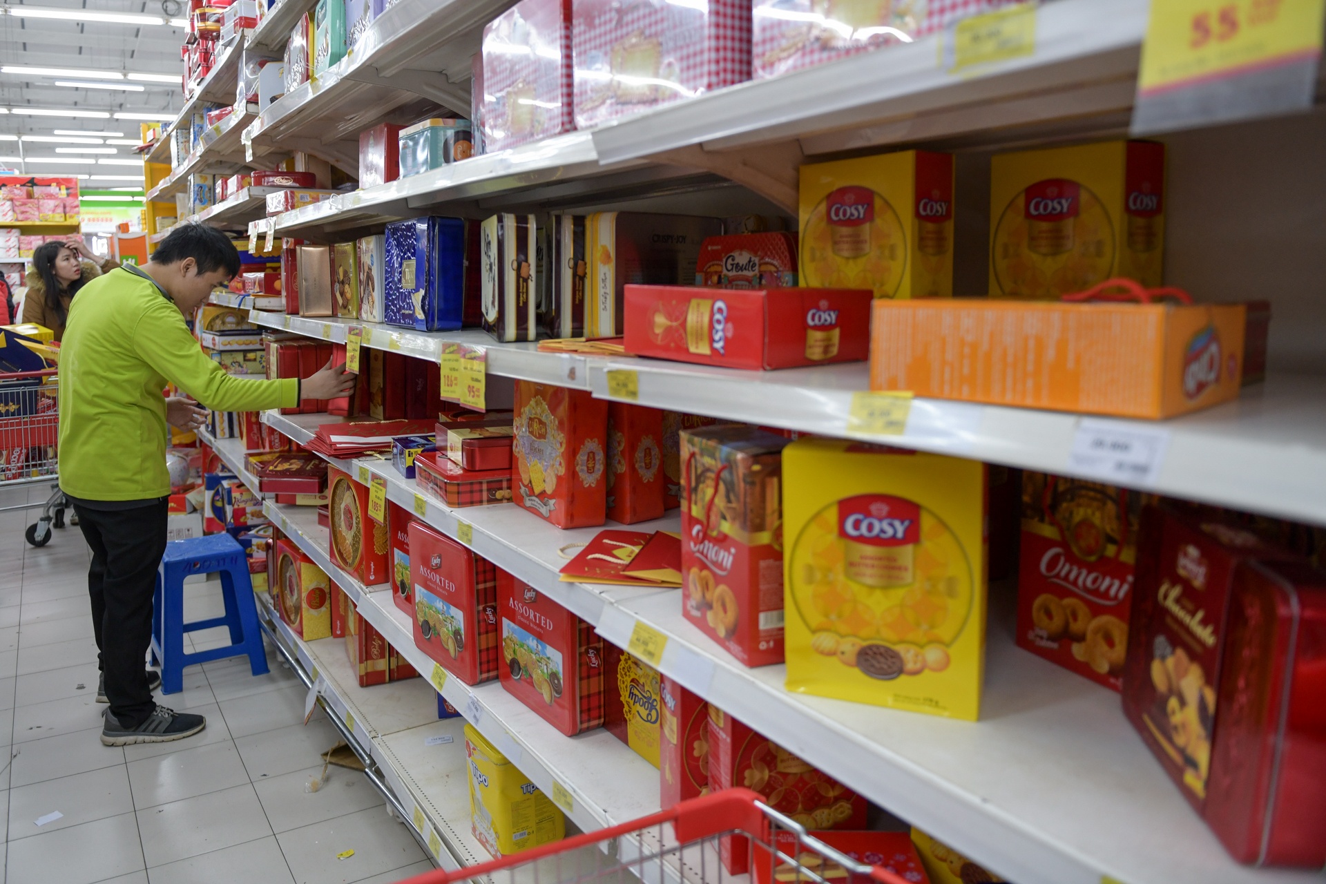 mua sam ngay tet nguyen dan anh 6