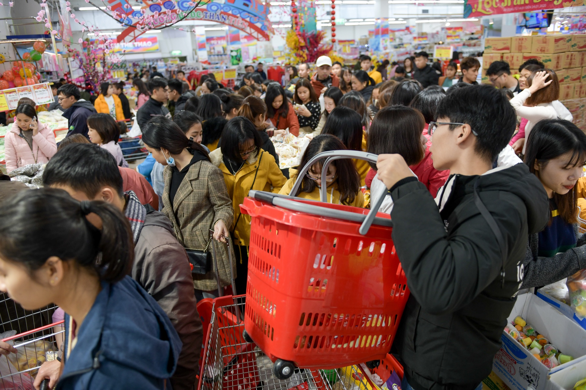 mua sam ngay tet nguyen dan anh 9