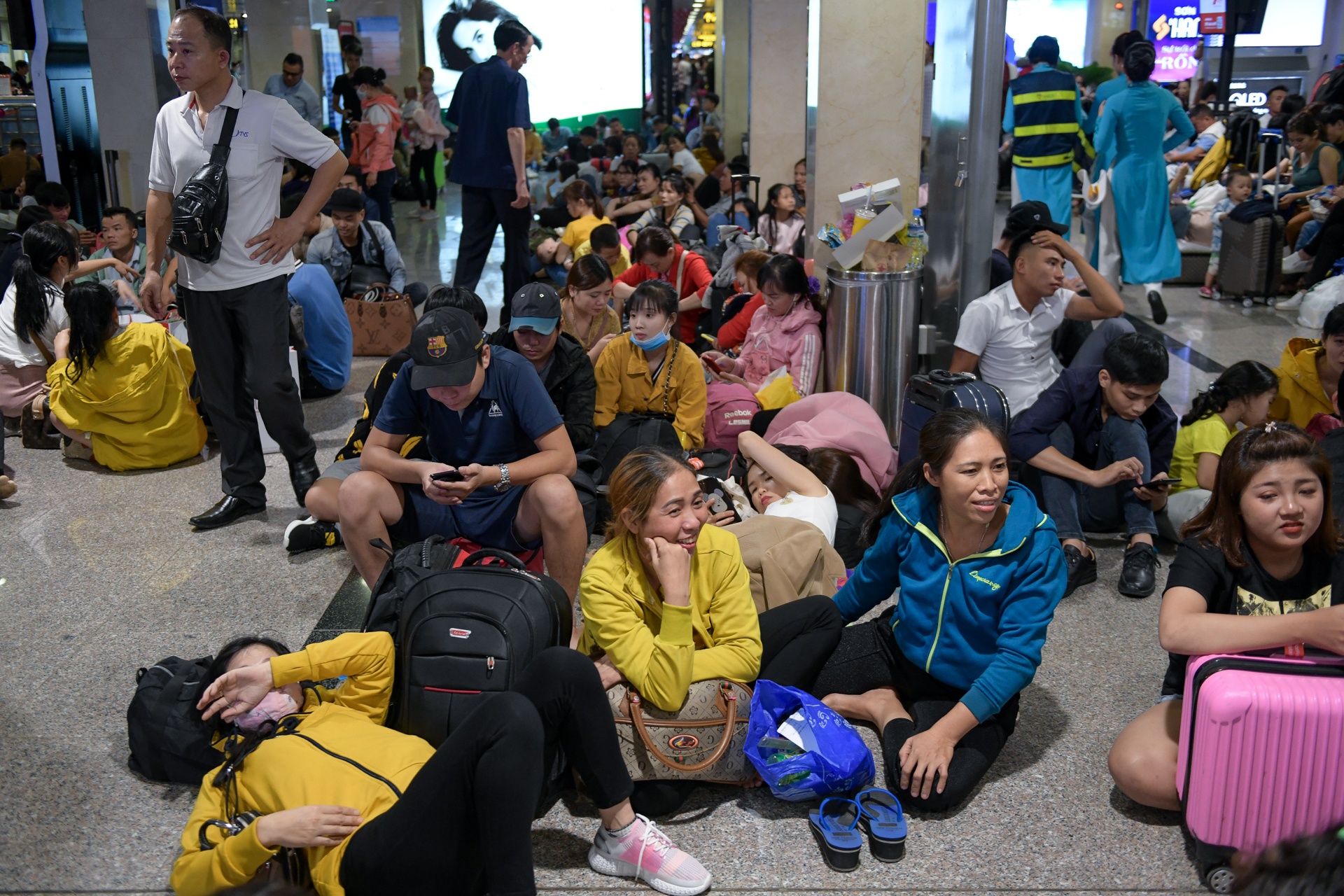 tân sơn nhất đông đúc ngày tết ảnh 11 tan son nhat dong duc ngay tet anh 11