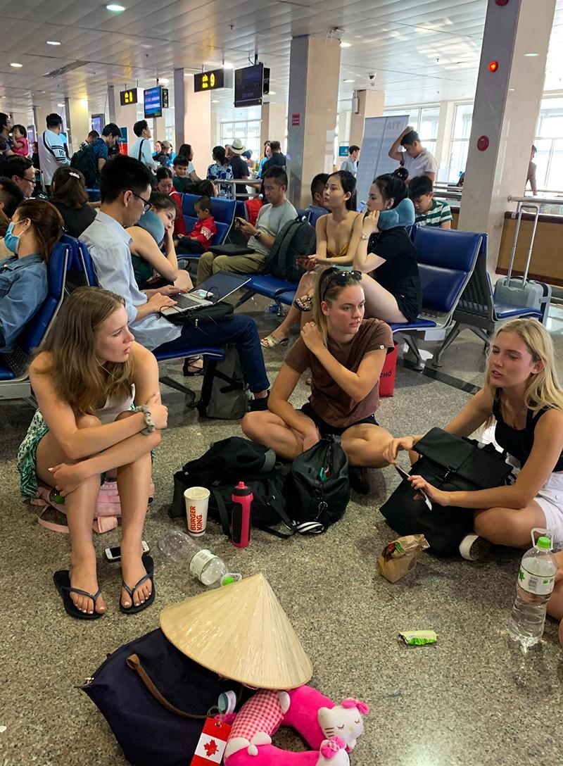 san bay tan son nhat dong duc ngay tet anh 8