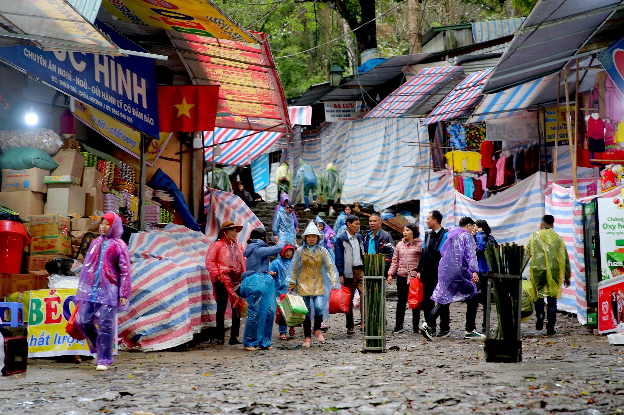 di chua Huong ngay dau nam moi anh 2