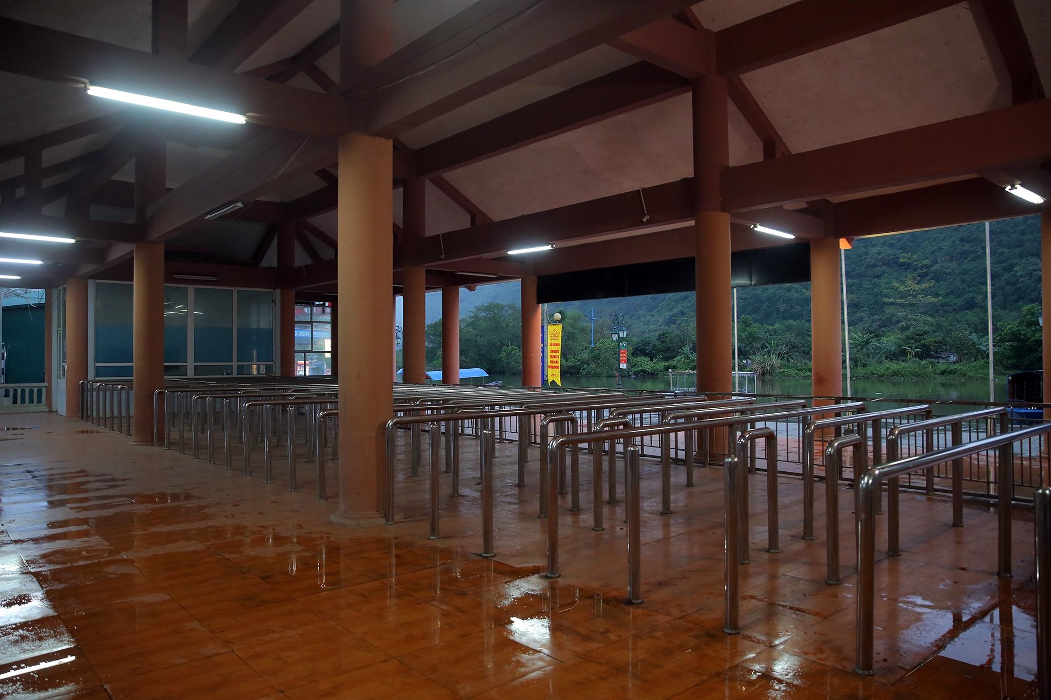 di chua Huong ngay dau nam moi anh 4