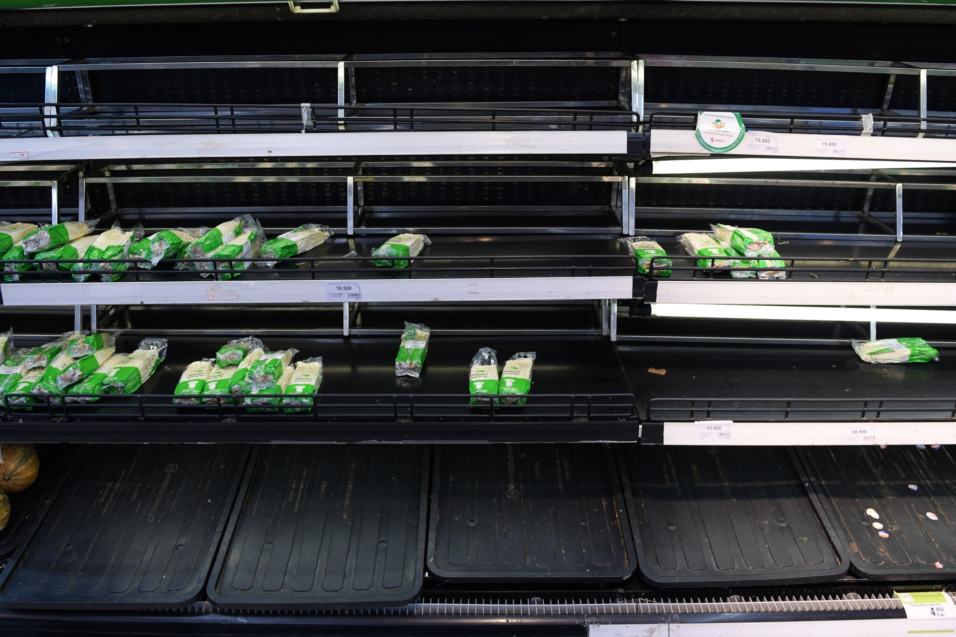 mua sam ngay sau tet anh 2