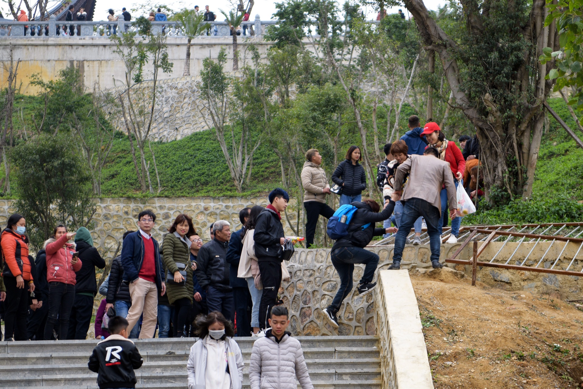 hinh anh phan cam o chua Tam Chuc anh 10