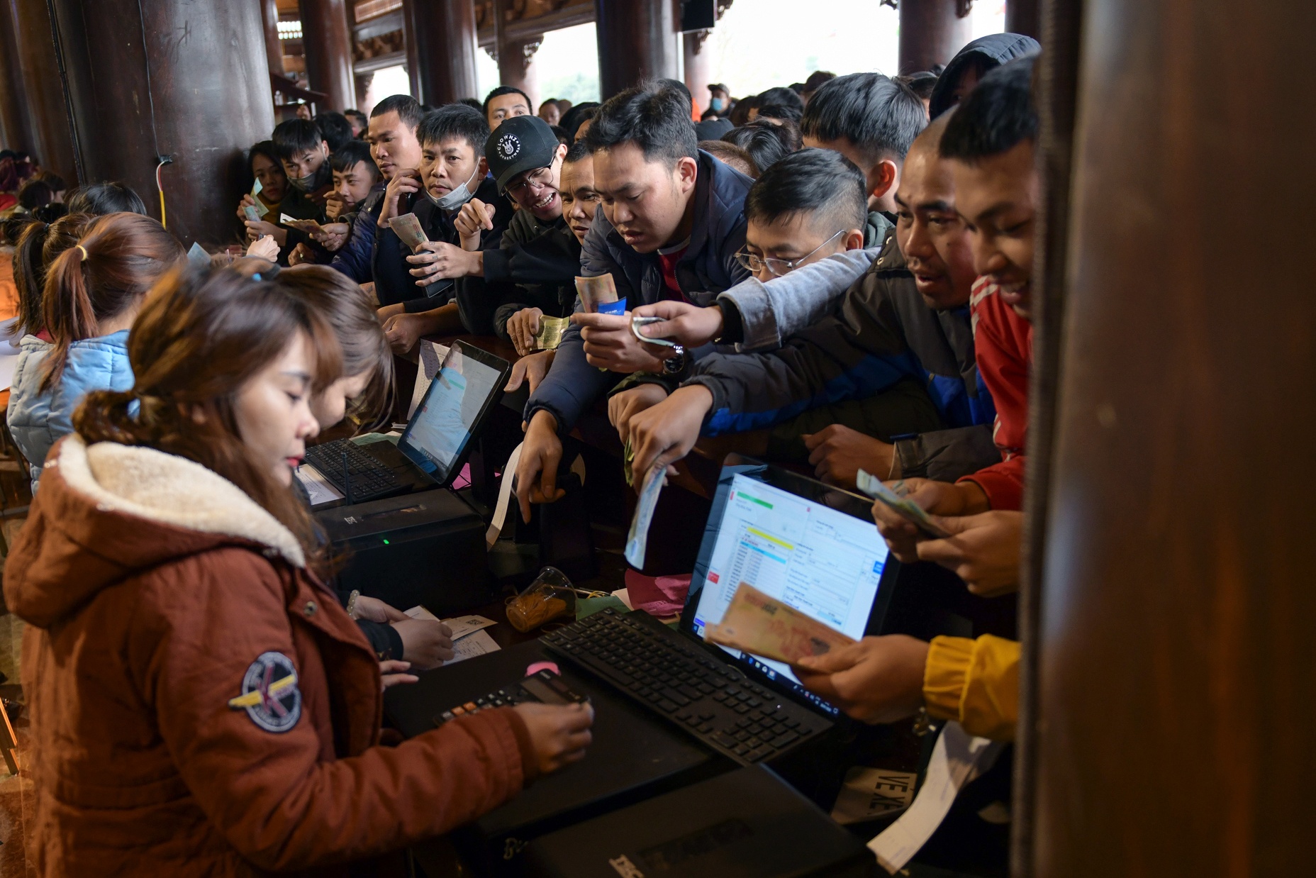 hinh anh phan cam o chua Tam Chuc anh 1