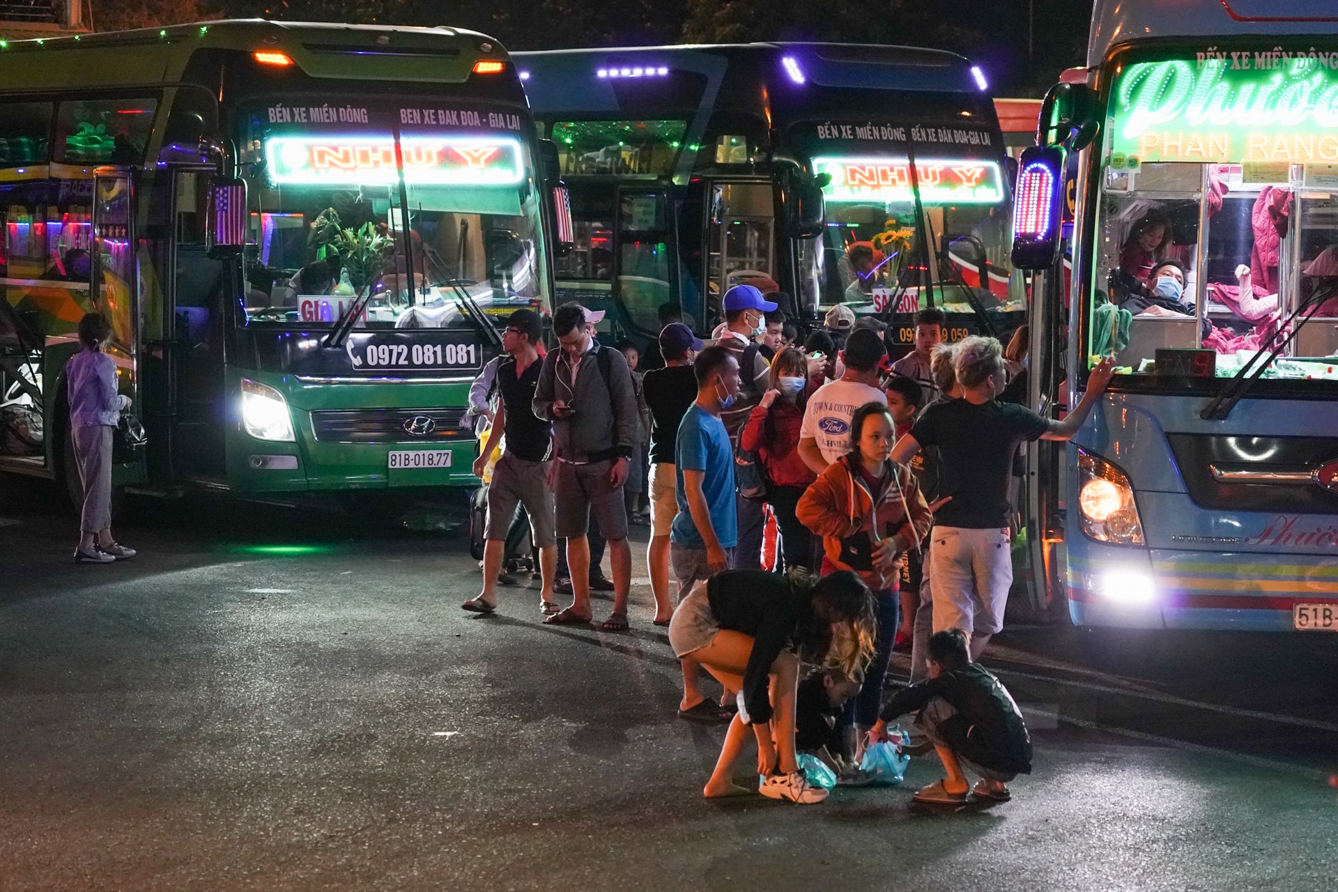 nguoi dan tro lai thanh pho sau tet anh 2