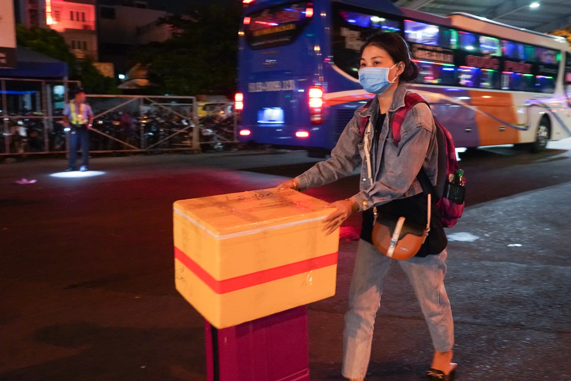 nguoi dan tro lai thanh pho sau tet anh 4