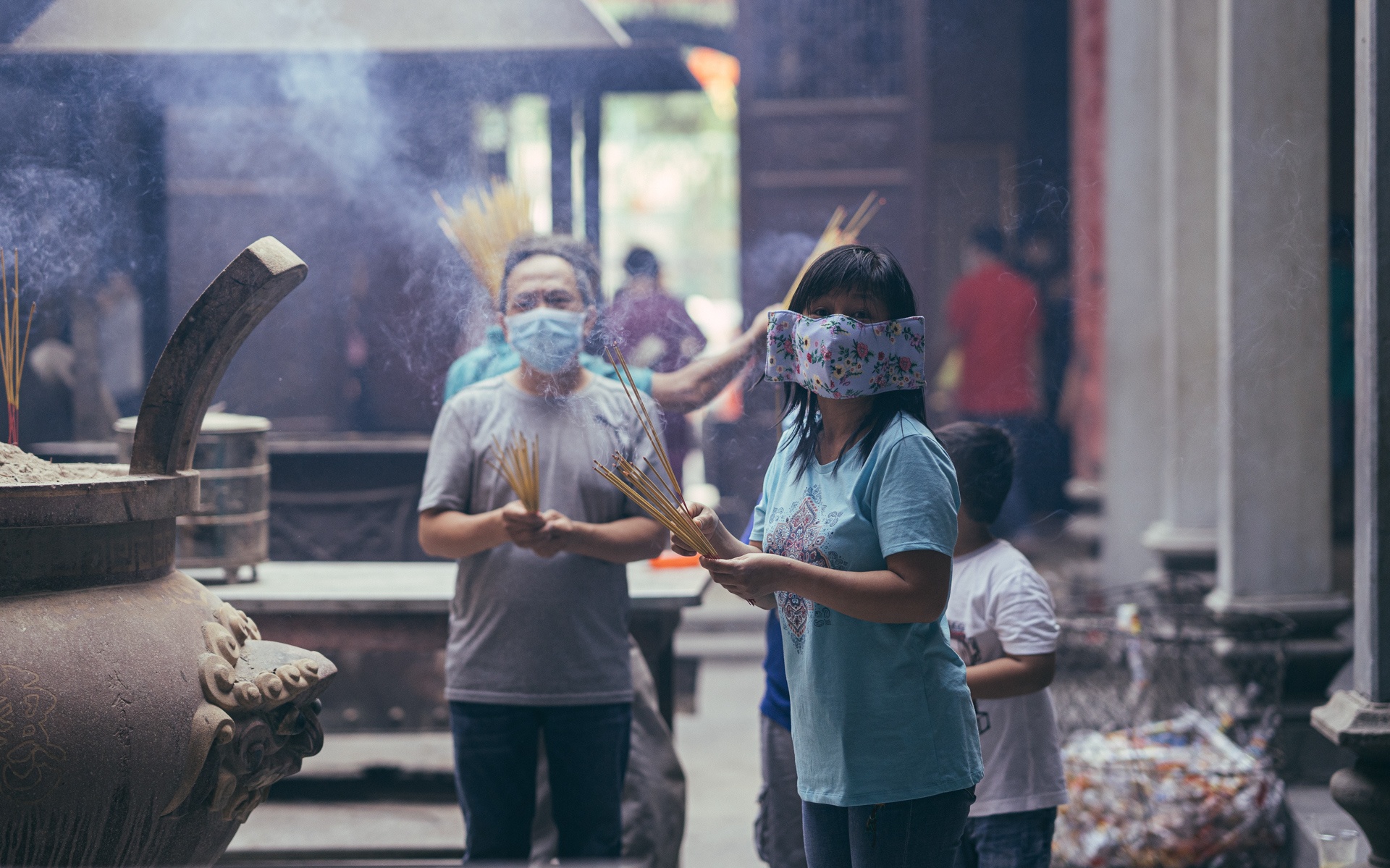 deo khau trang mua corona anh 6