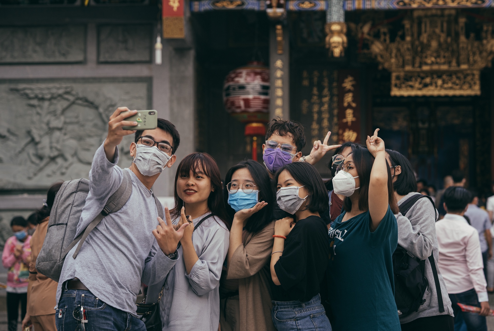 deo khau trang mua corona anh 13