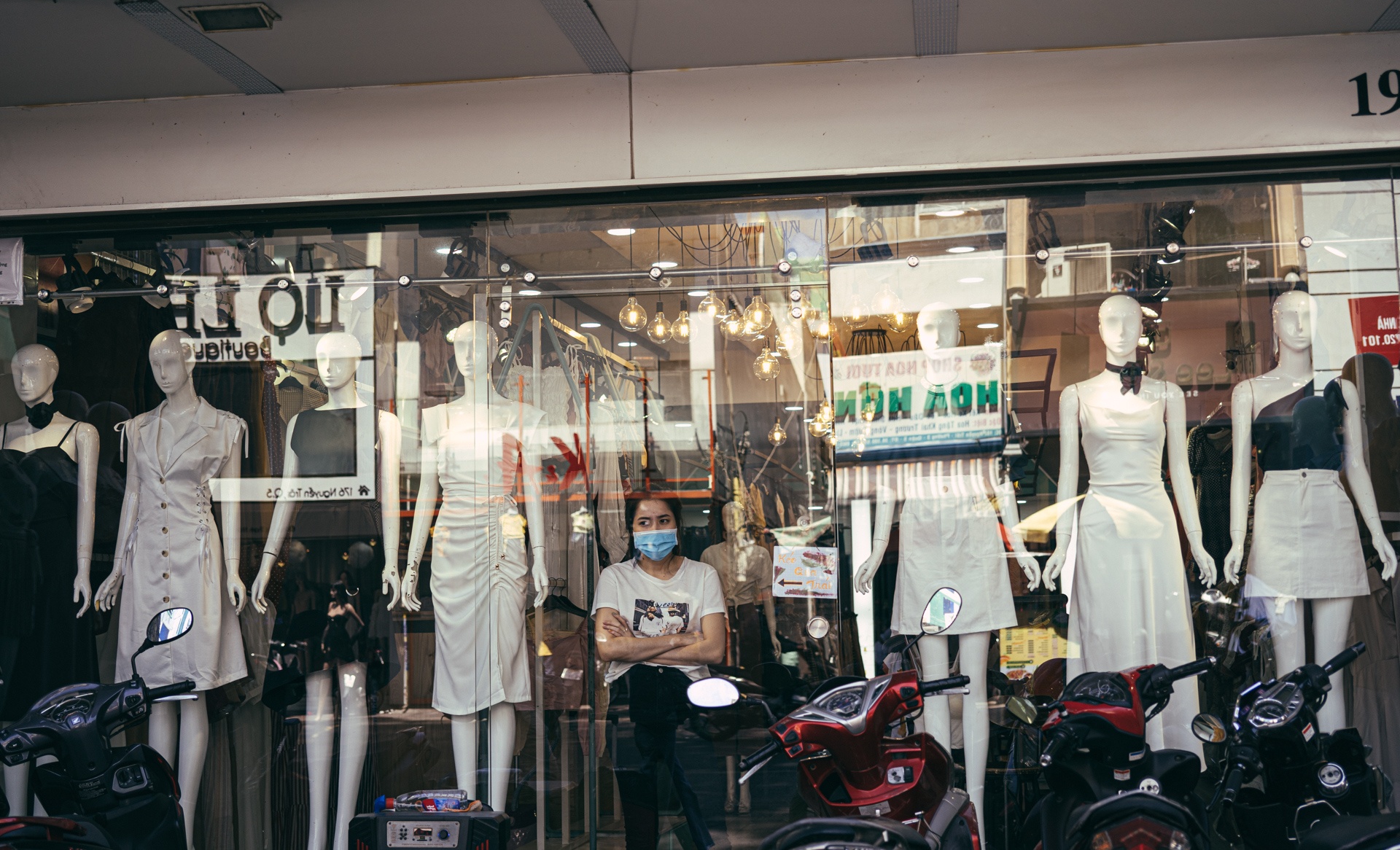 deo khau trang mua corona anh 20