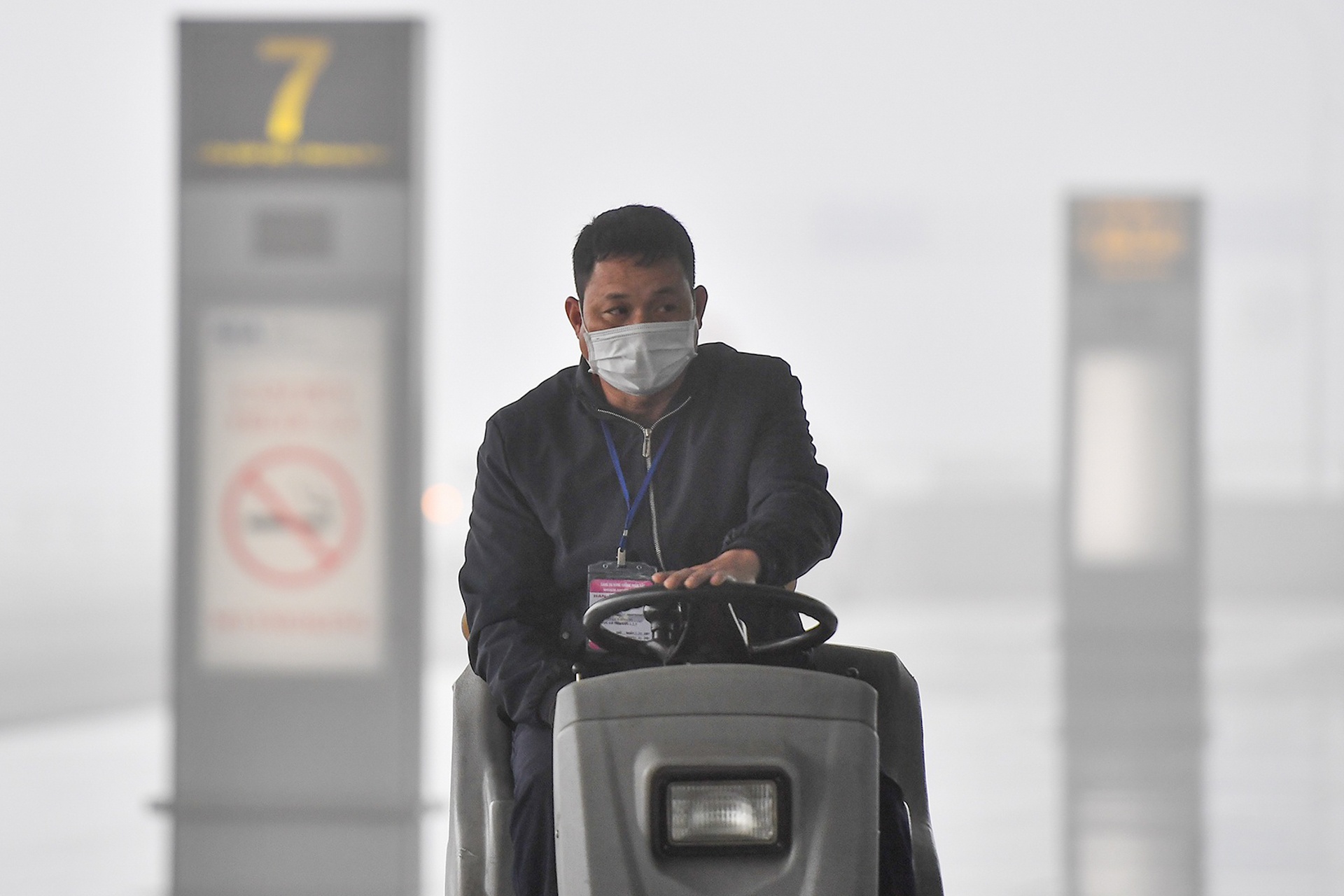 san bay Noi Bai chim trong suong mu anh 10