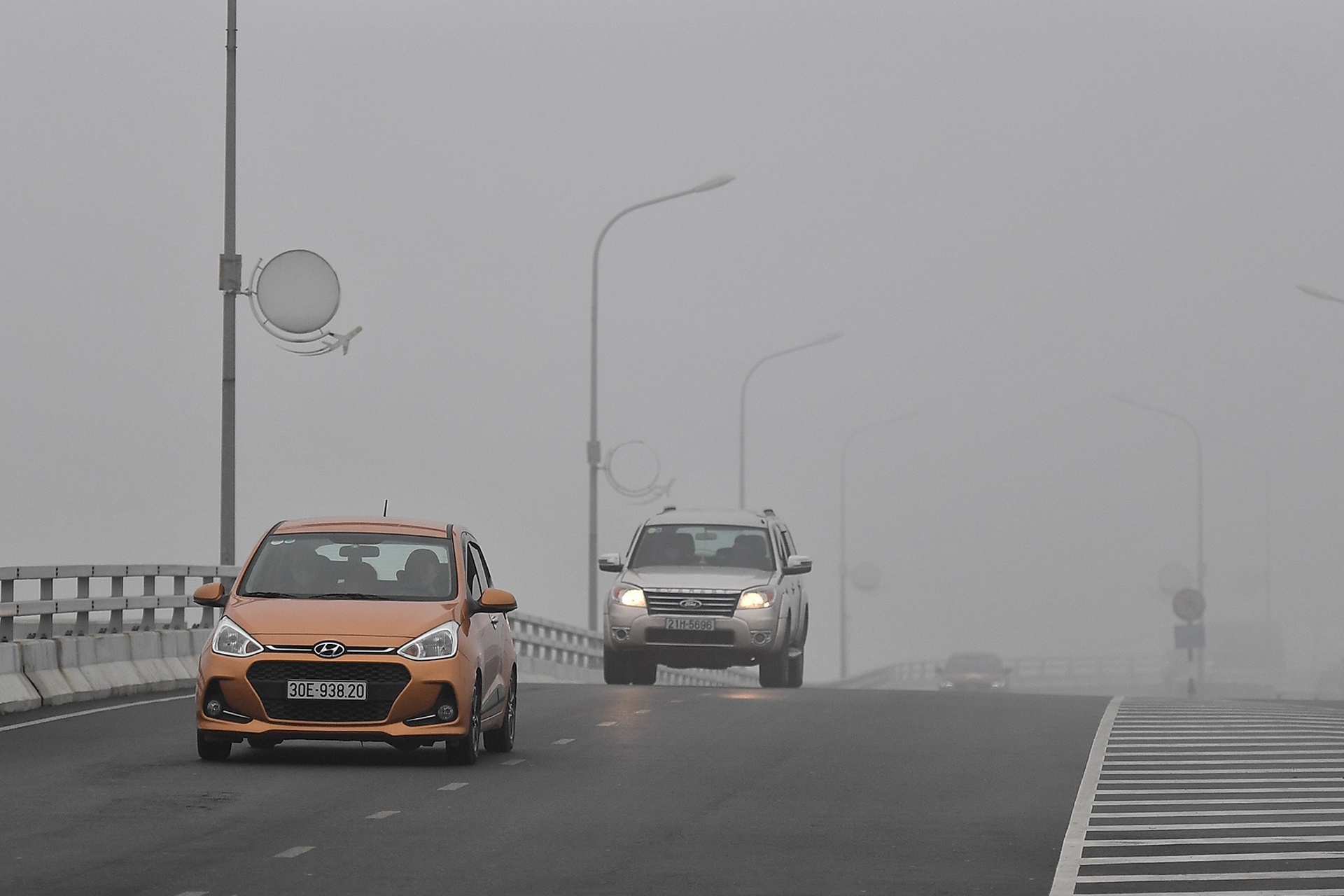 san bay Noi Bai chim trong suong mu anh 4