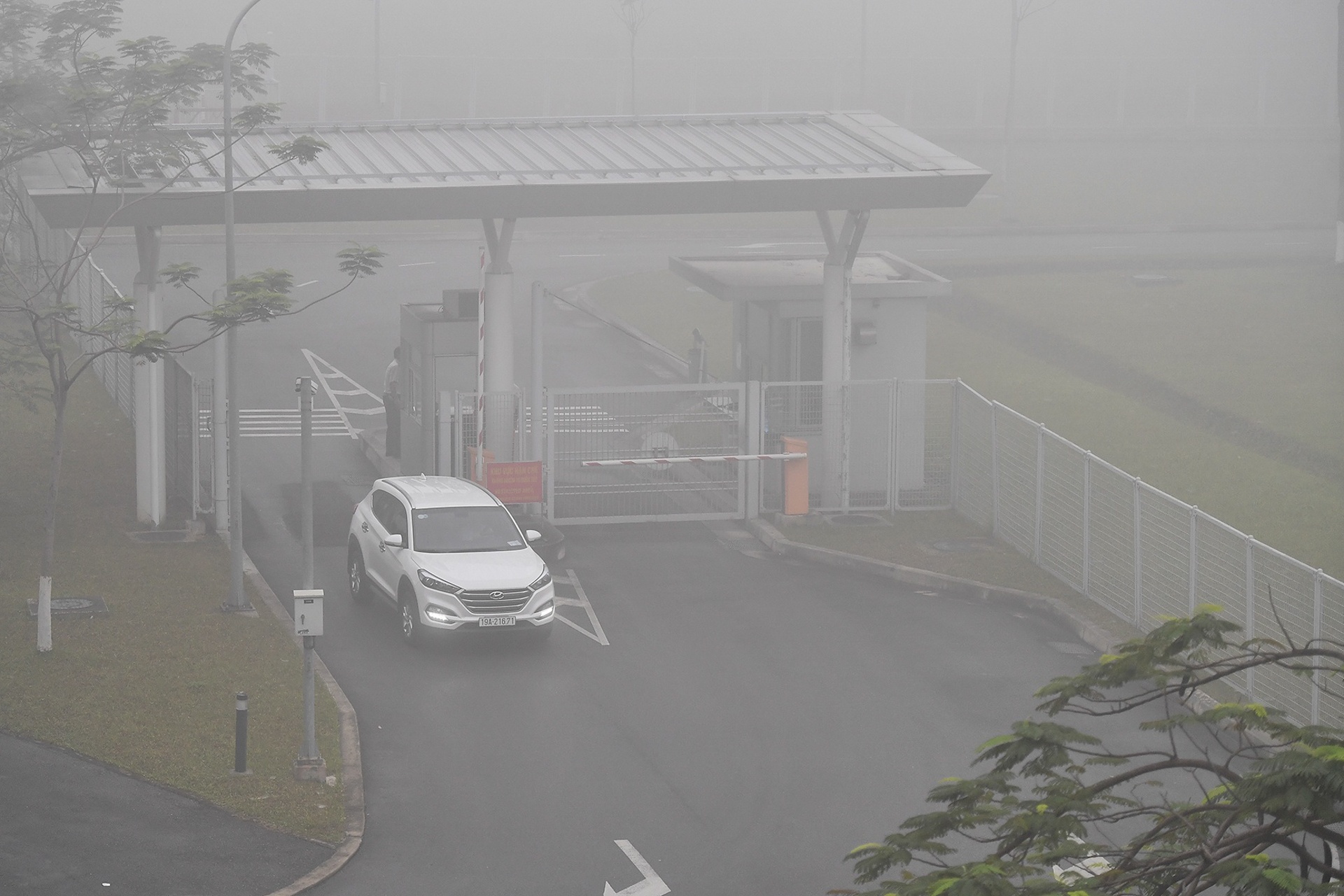 san bay Noi Bai chim trong suong mu anh 6