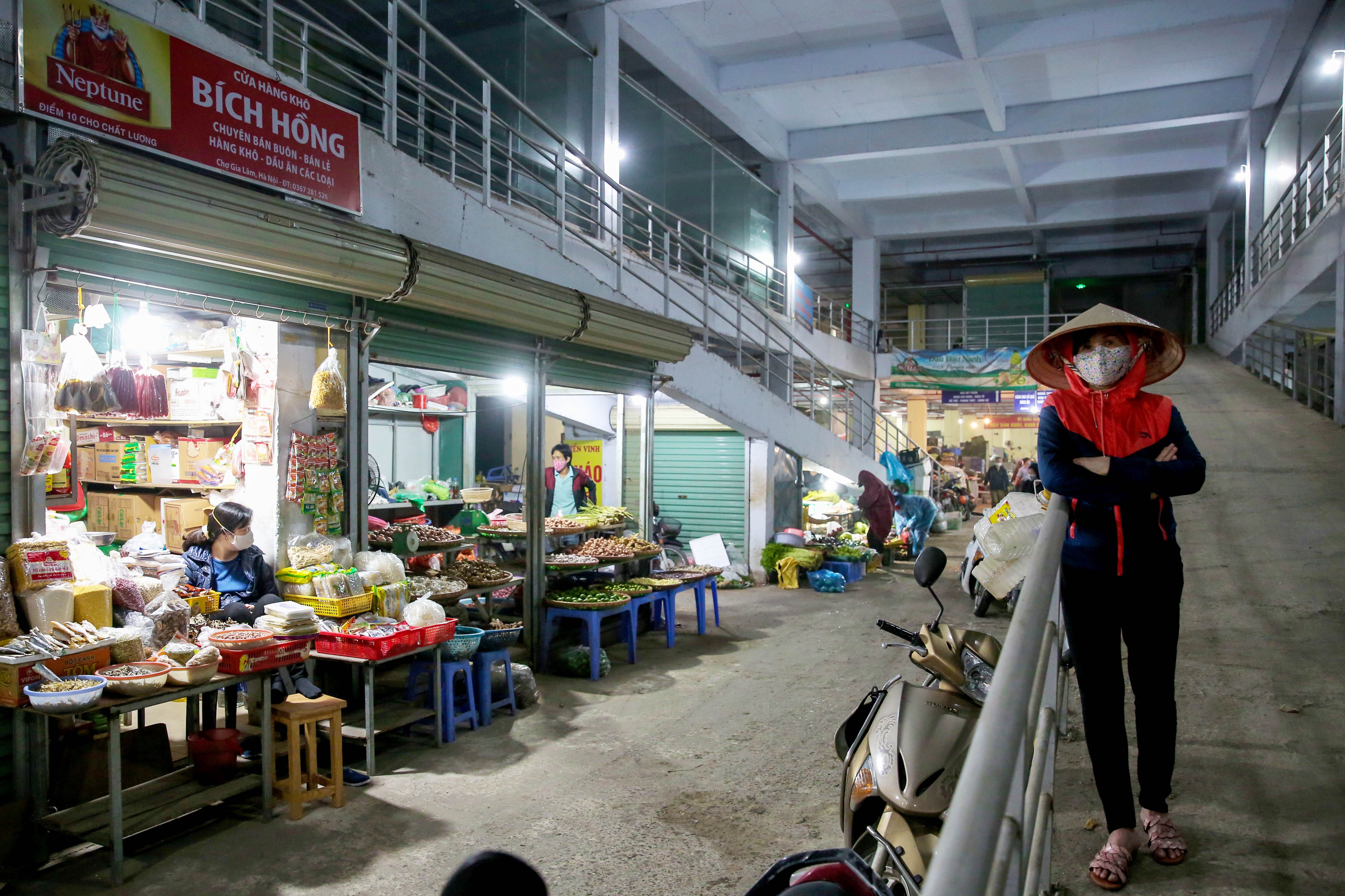 cho dan sinh vang ve ngay cach ly toan xa hoi anh 1