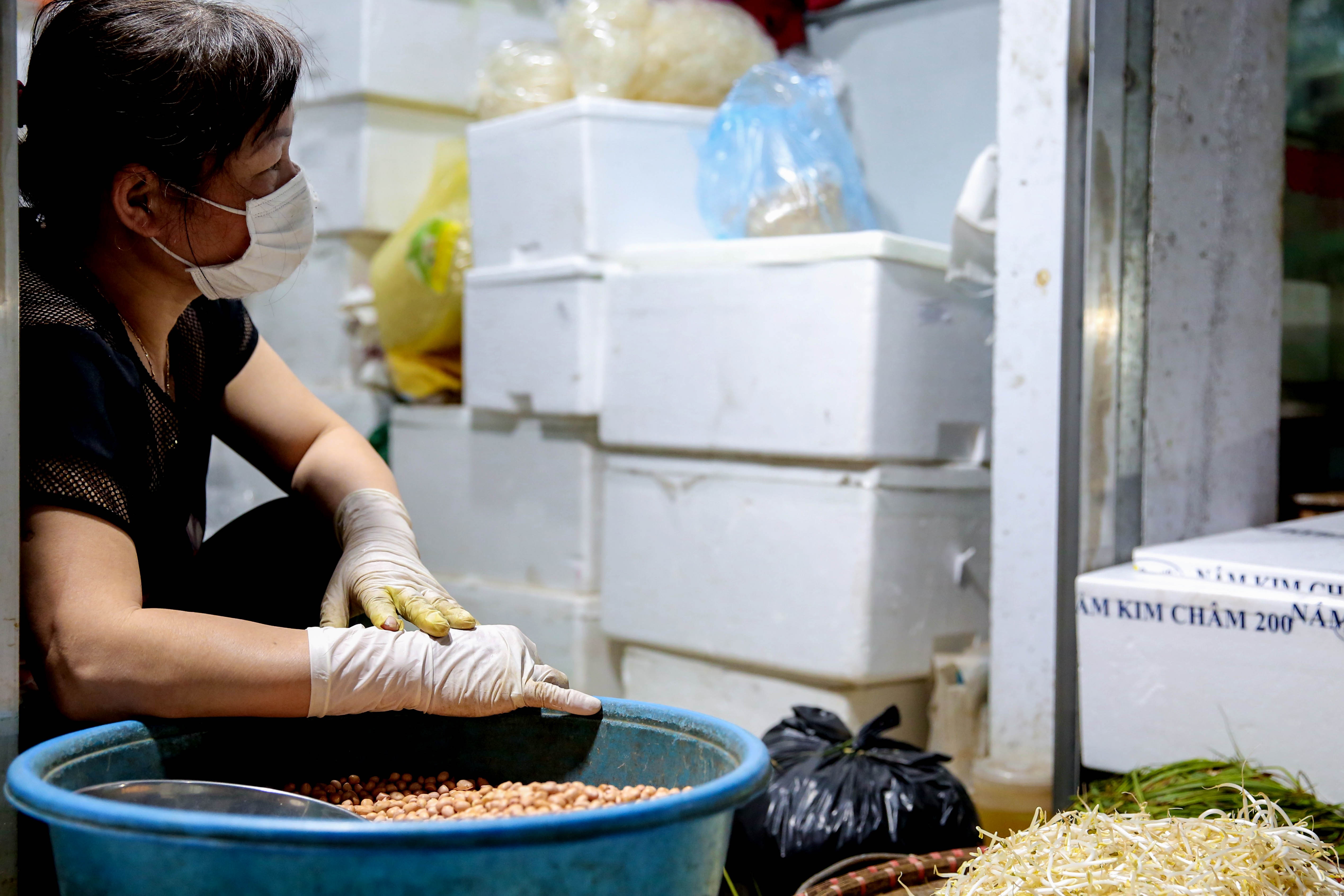 cho dan sinh vang ve ngay cach ly toan xa hoi anh 5