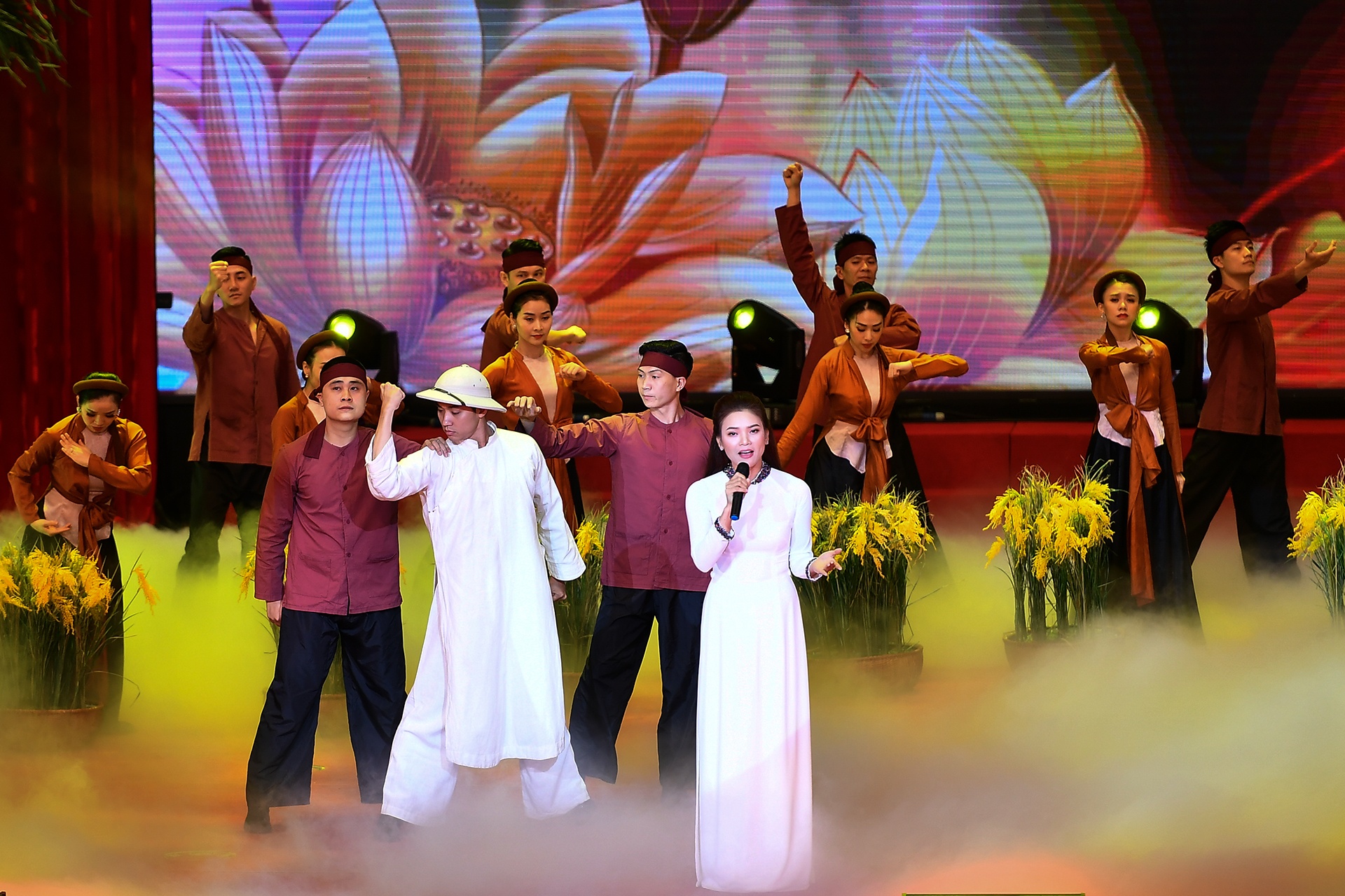 le ky niem 130 nam ngay sinh Chu tich Ho Chi Minh anh 15