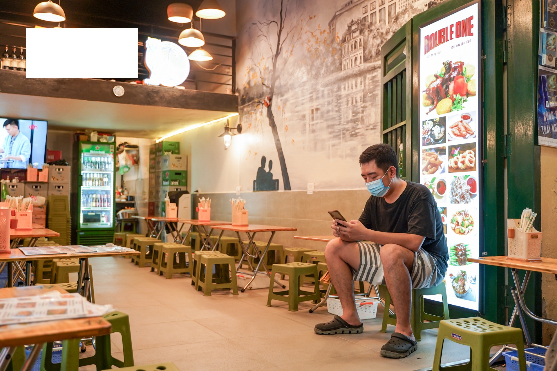 dong cua noi dong nguoi do dich covid-19 anh 5