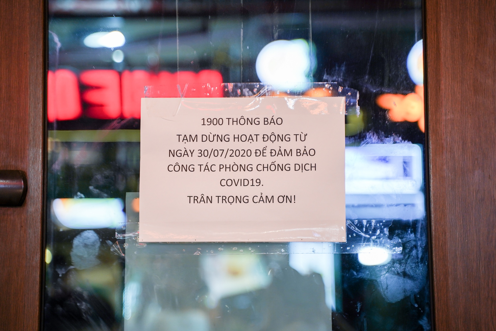 dong cua noi dong nguoi do dich covid-19 anh 7