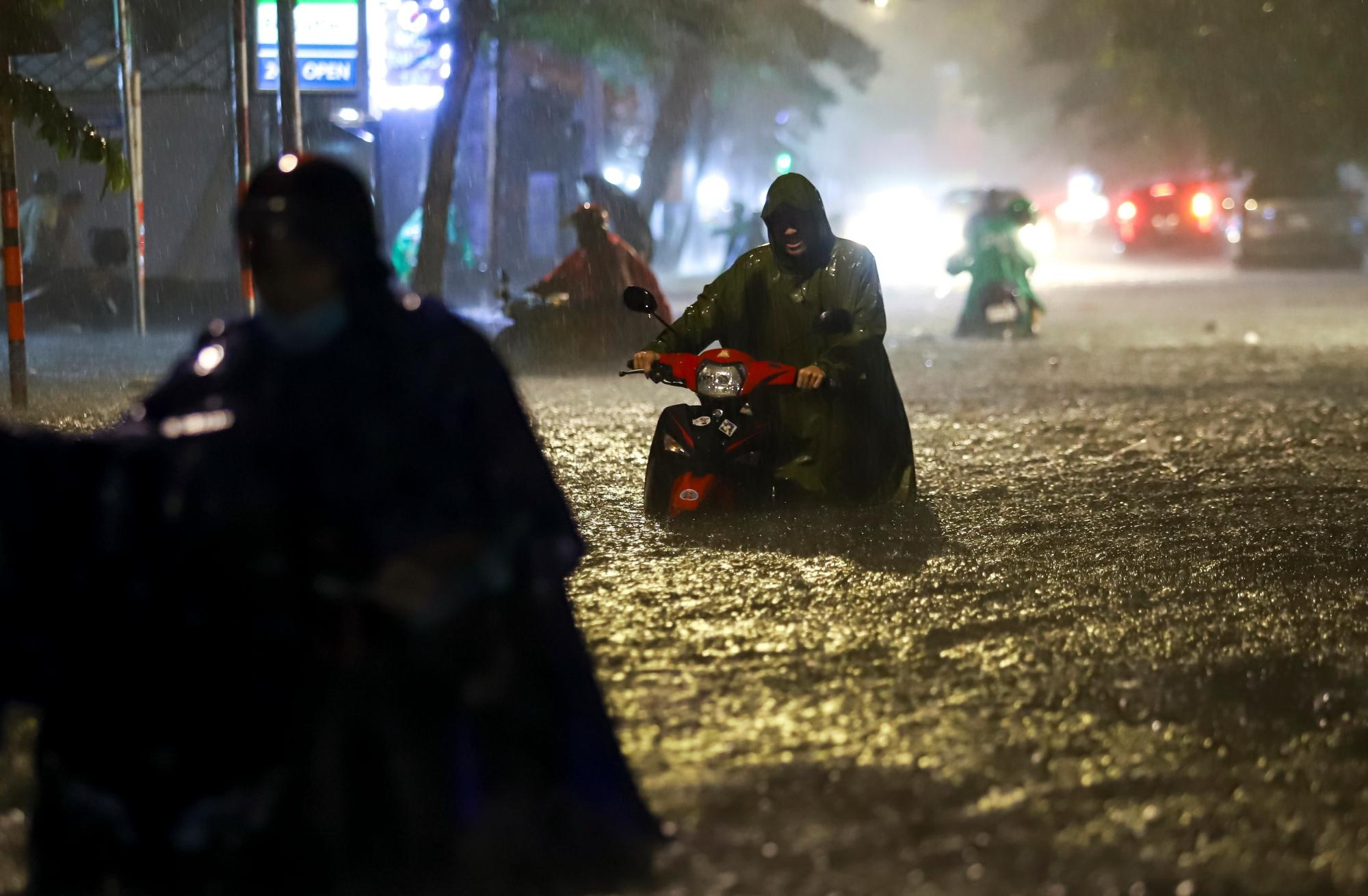 TP.HCM co mua lon anh 4