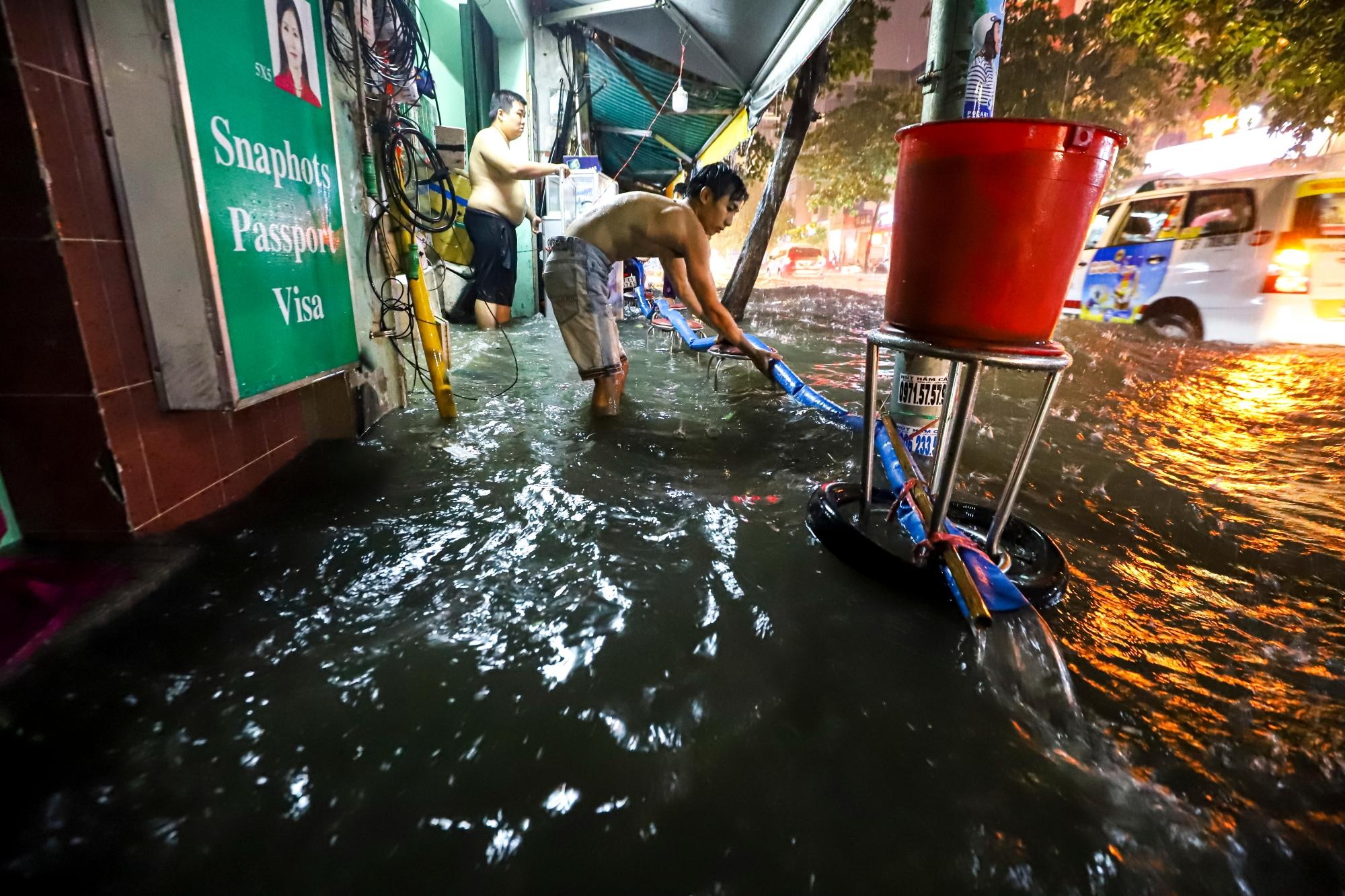 TP.HCM co mua lon anh 5