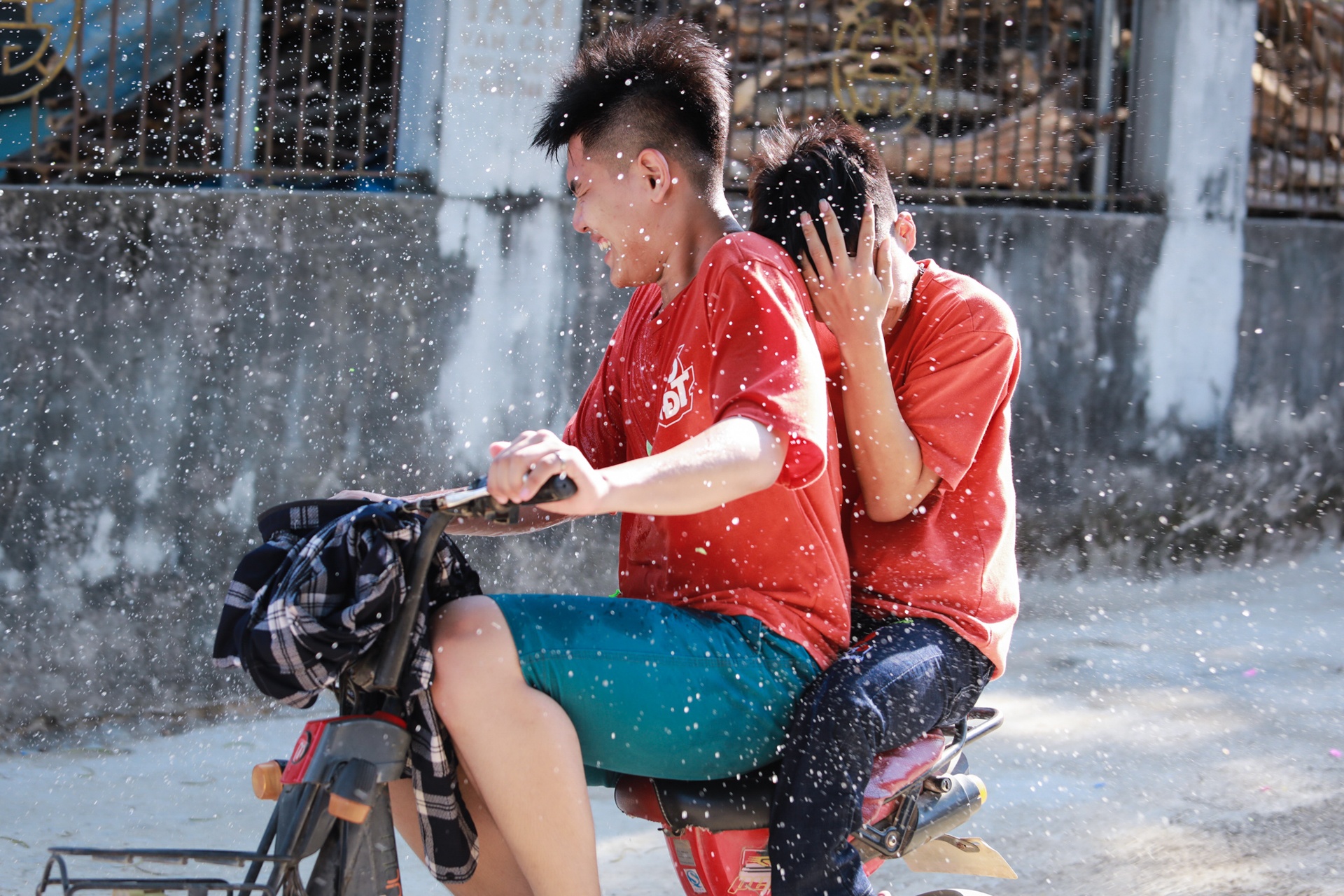 doi ban cong nhau di hoc 10 nam anh 12