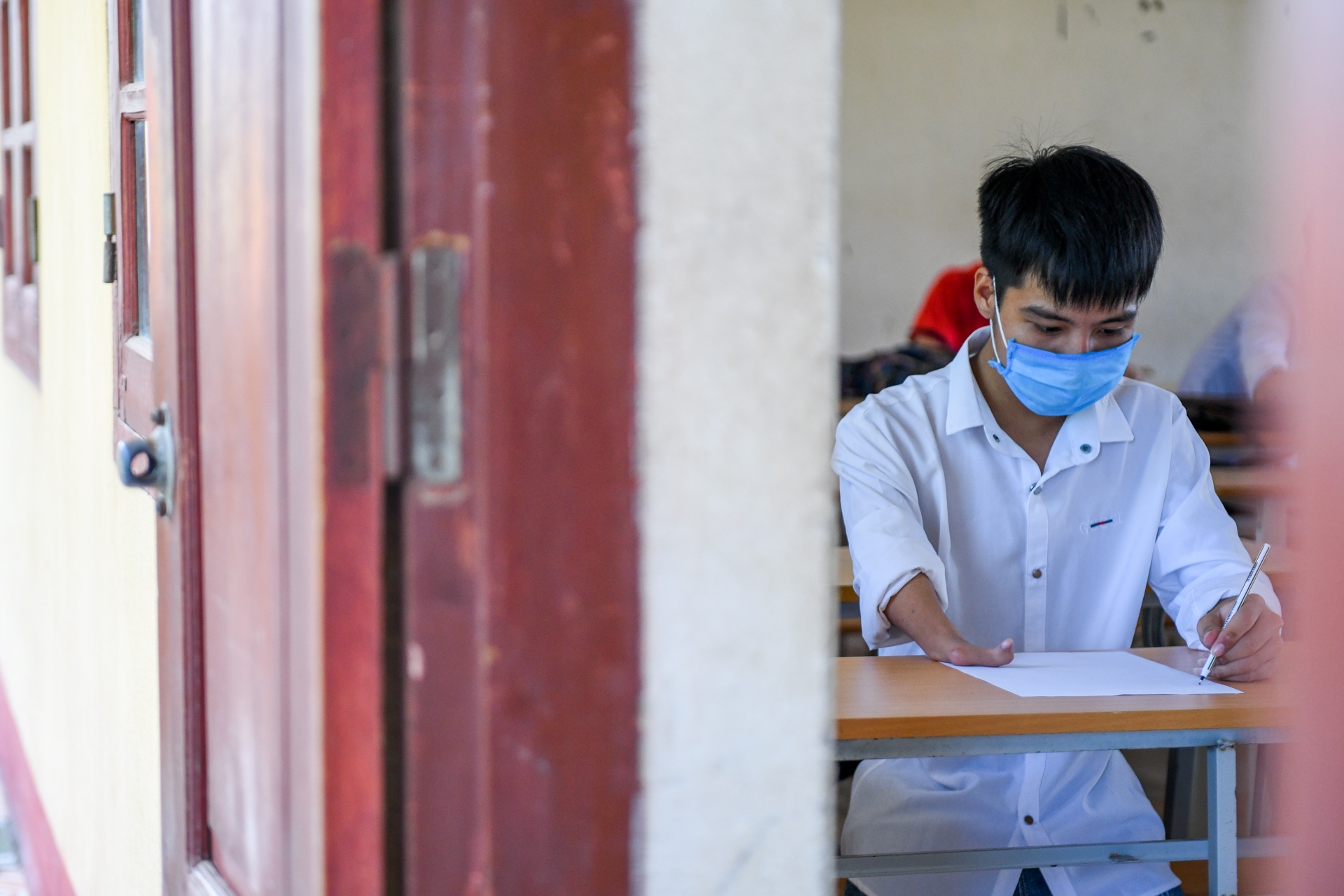 đôi bạn cõng nhau đi học 10 năm ảnh 22 doi ban cong nhau di hoc 10 nam anh 22