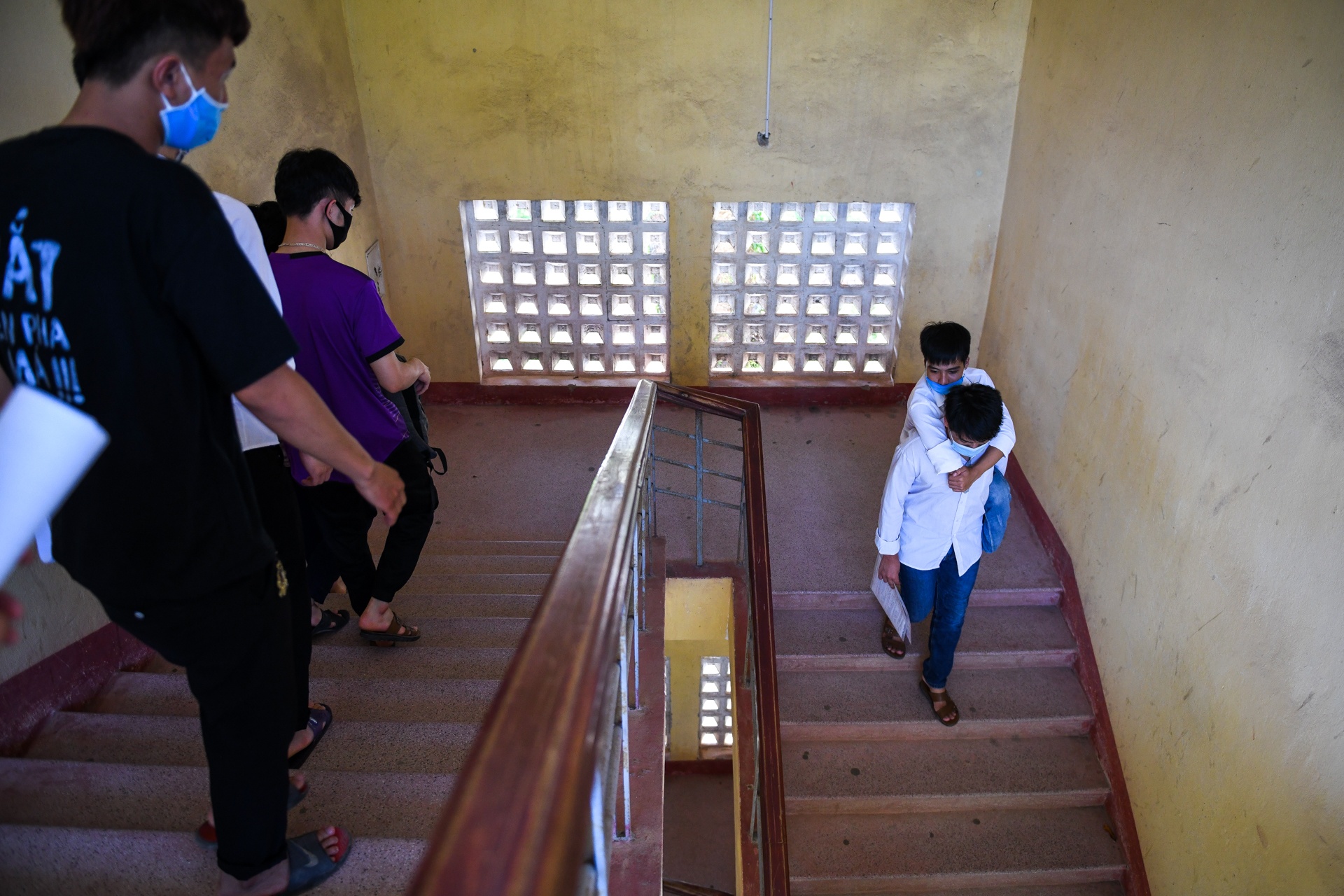 doi ban cong nhau di hoc 10 nam anh 23