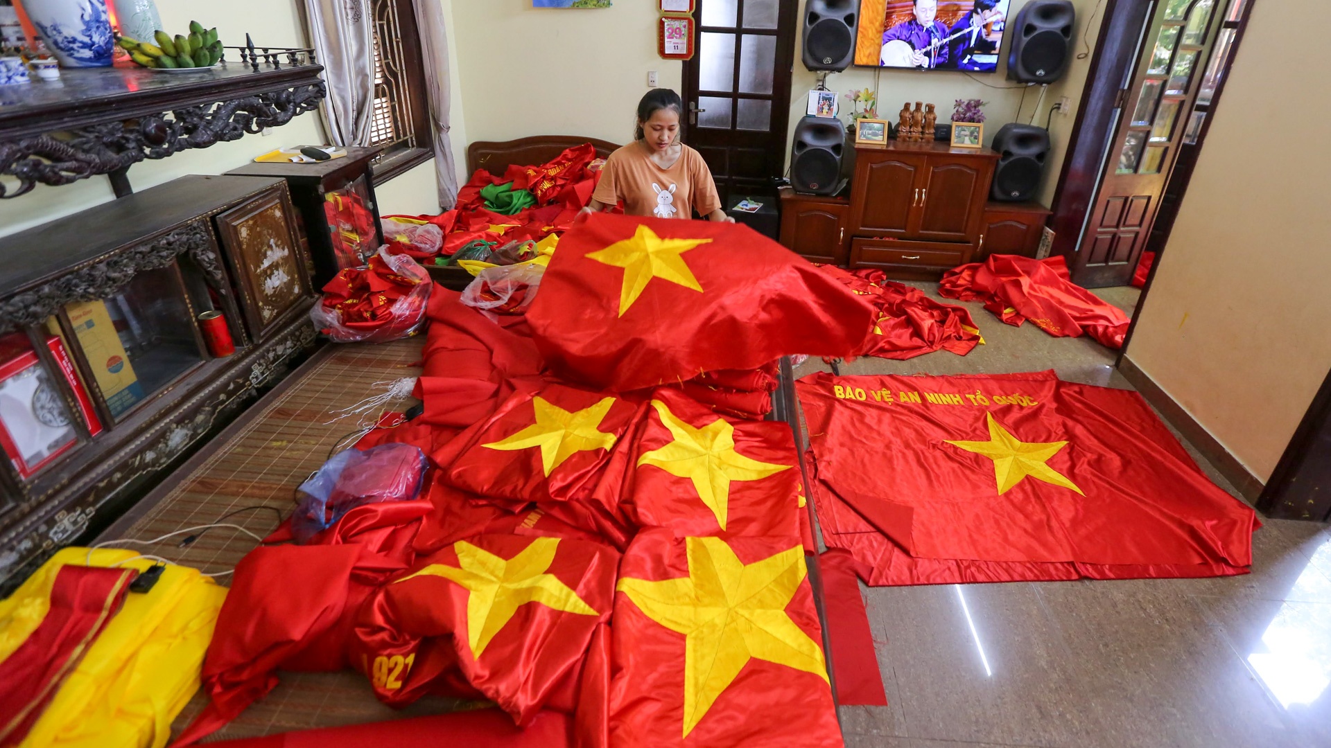 lang nghe theu co to quoc anh 1