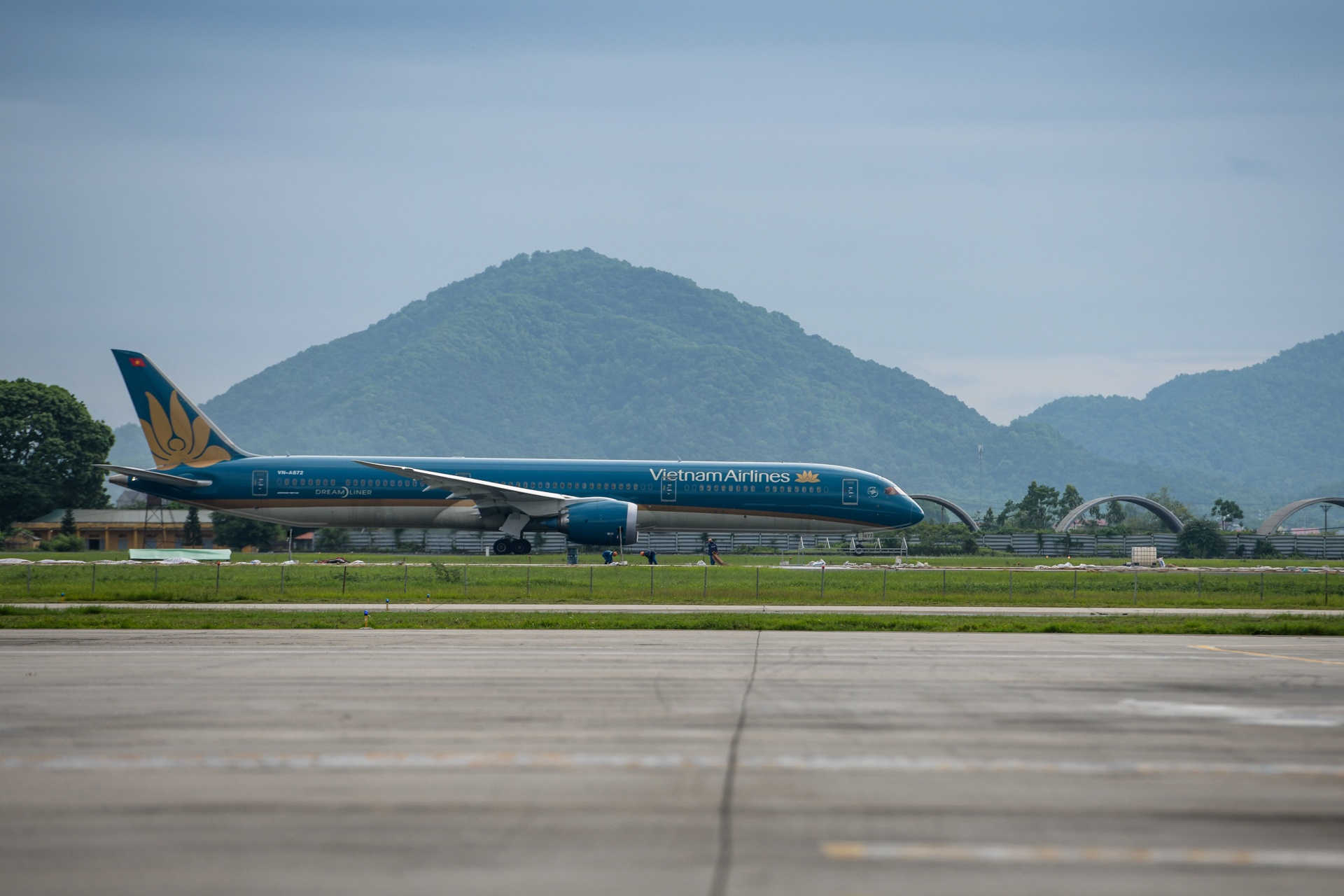 chuyen bay thuong mai quoc te dau tien sau Covid-19 anh 13