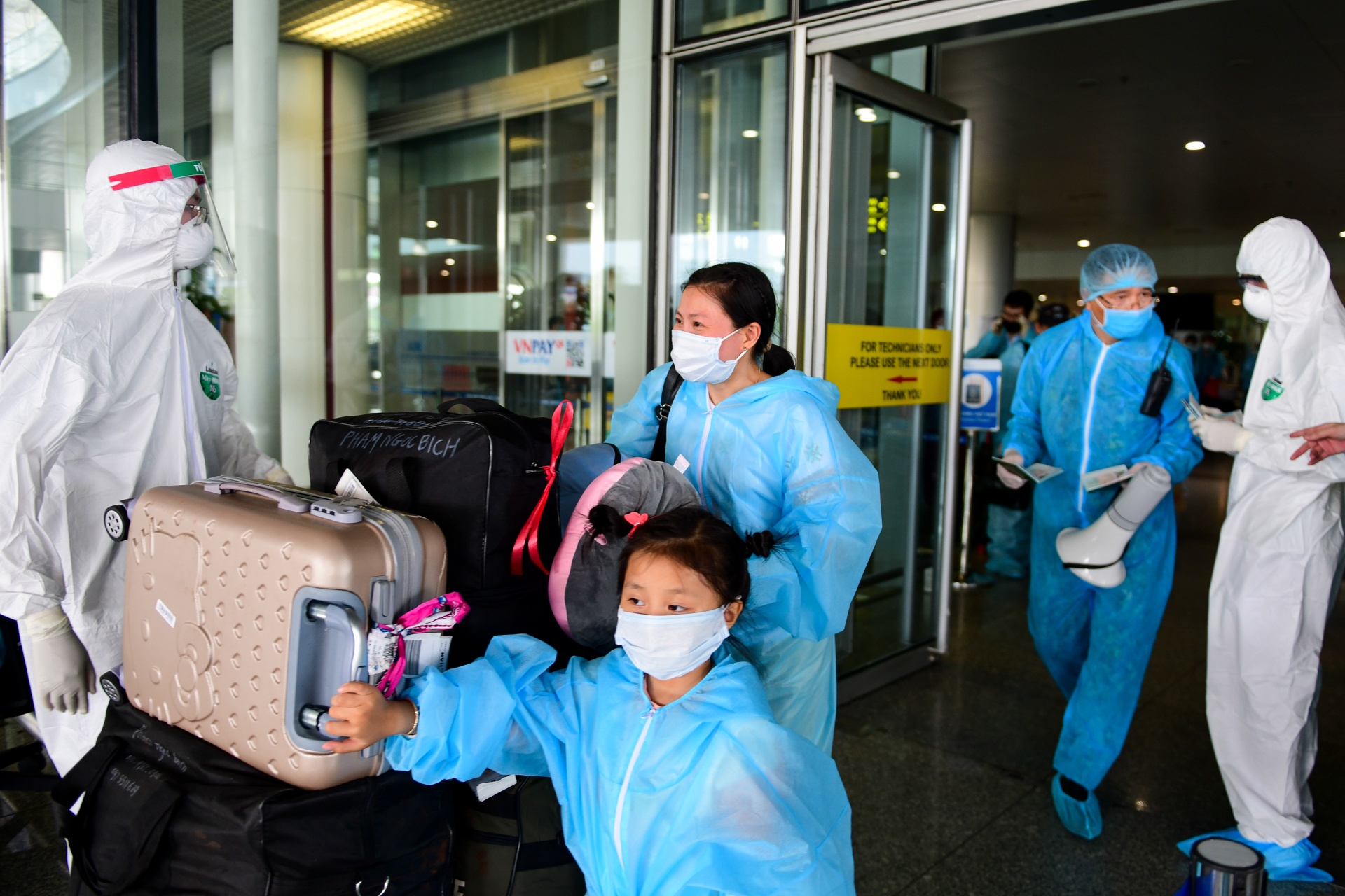 chuyen bay thuong mai dau tien ve Viet Nam anh 11