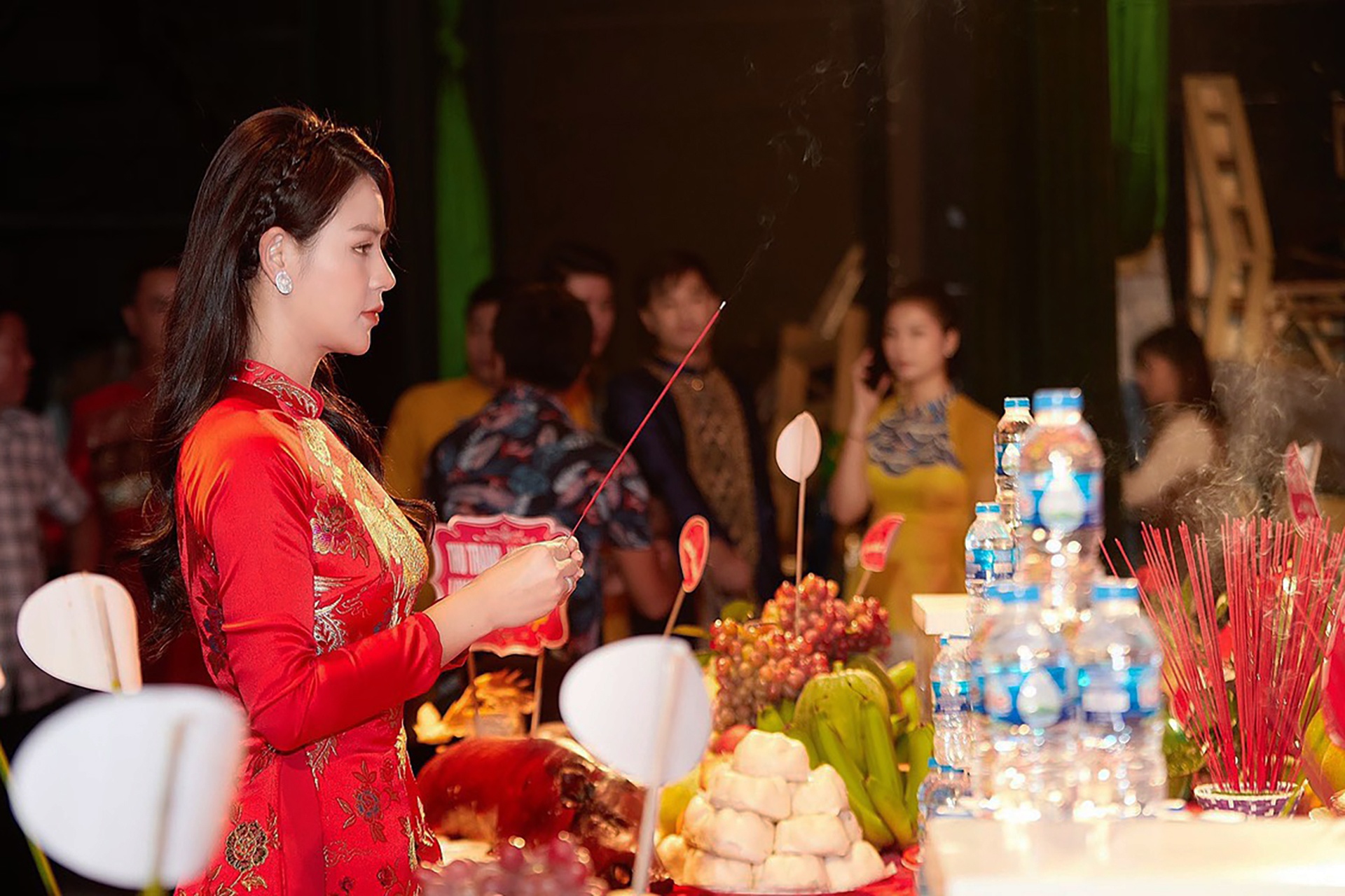 Thanh Son,  Thu Quynh dang huong ngay gio To san khau anh 4