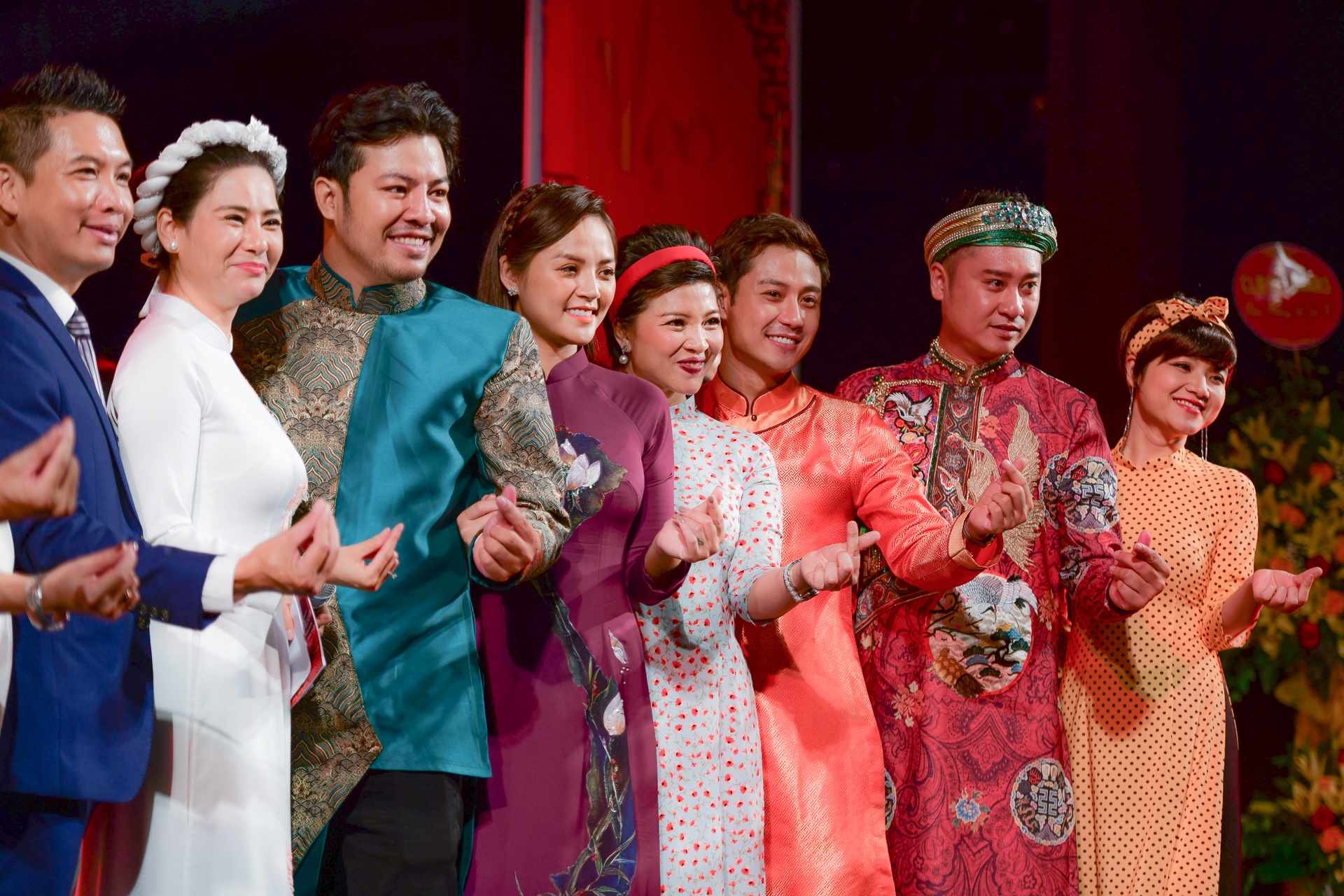 Thanh Son,  Thu Quynh dang huong ngay gio To san khau anh 7