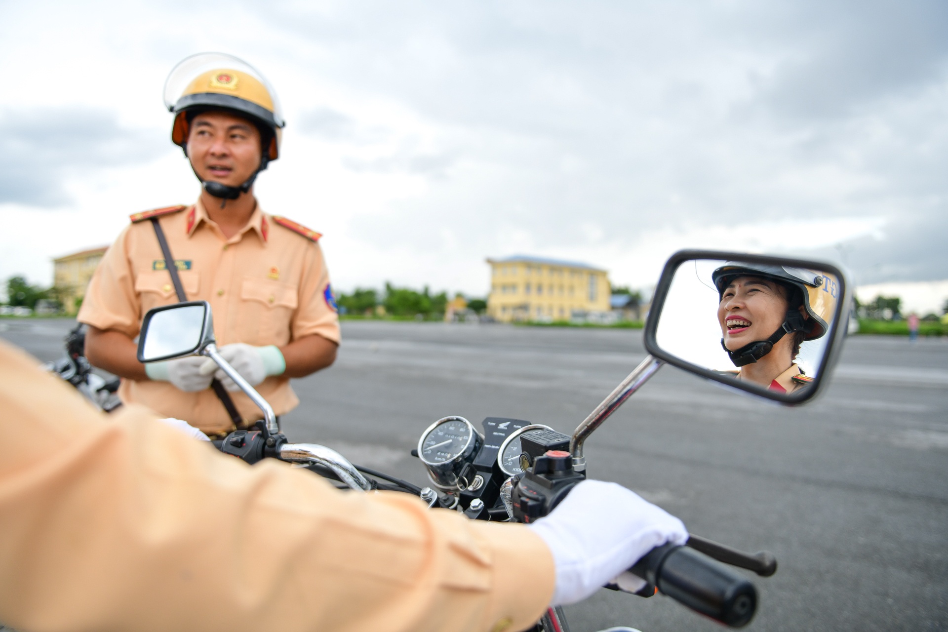 cảnh sát giao thông tập luyện bảo vệ đại hội đảng ảnh 9 canh sat giao thong tap luyen bao ve dai hoi dang anh 9