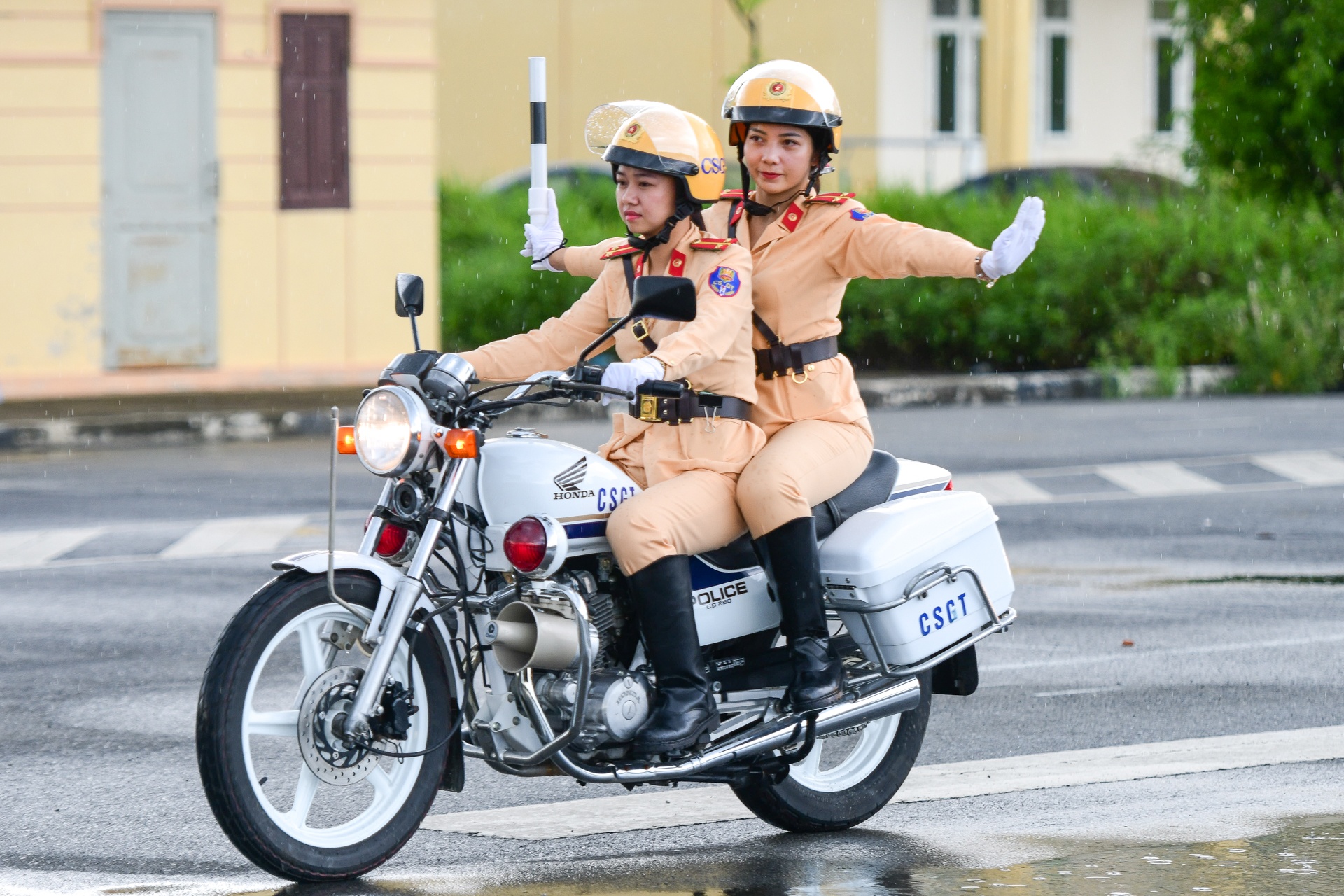 cảnh sát giao thông tập luyện bảo vệ đại hội đảng ảnh 15 canh sat giao thong tap luyen bao ve dai hoi dang anh 15