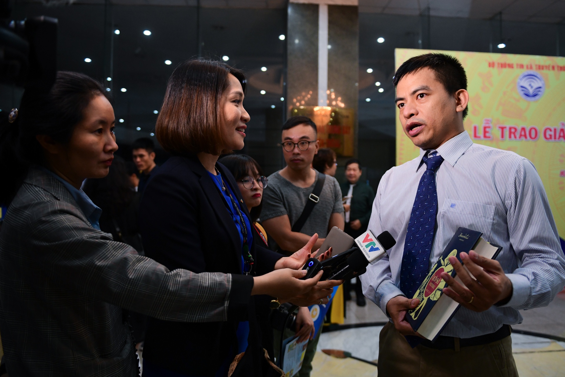 giai thuong sach quoc gia lan thu 3 anh 9